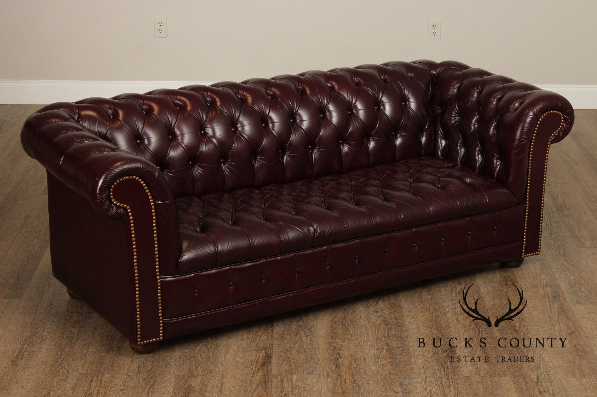 Quality Tufted Leather Vintage Chesterfield Style Sofa