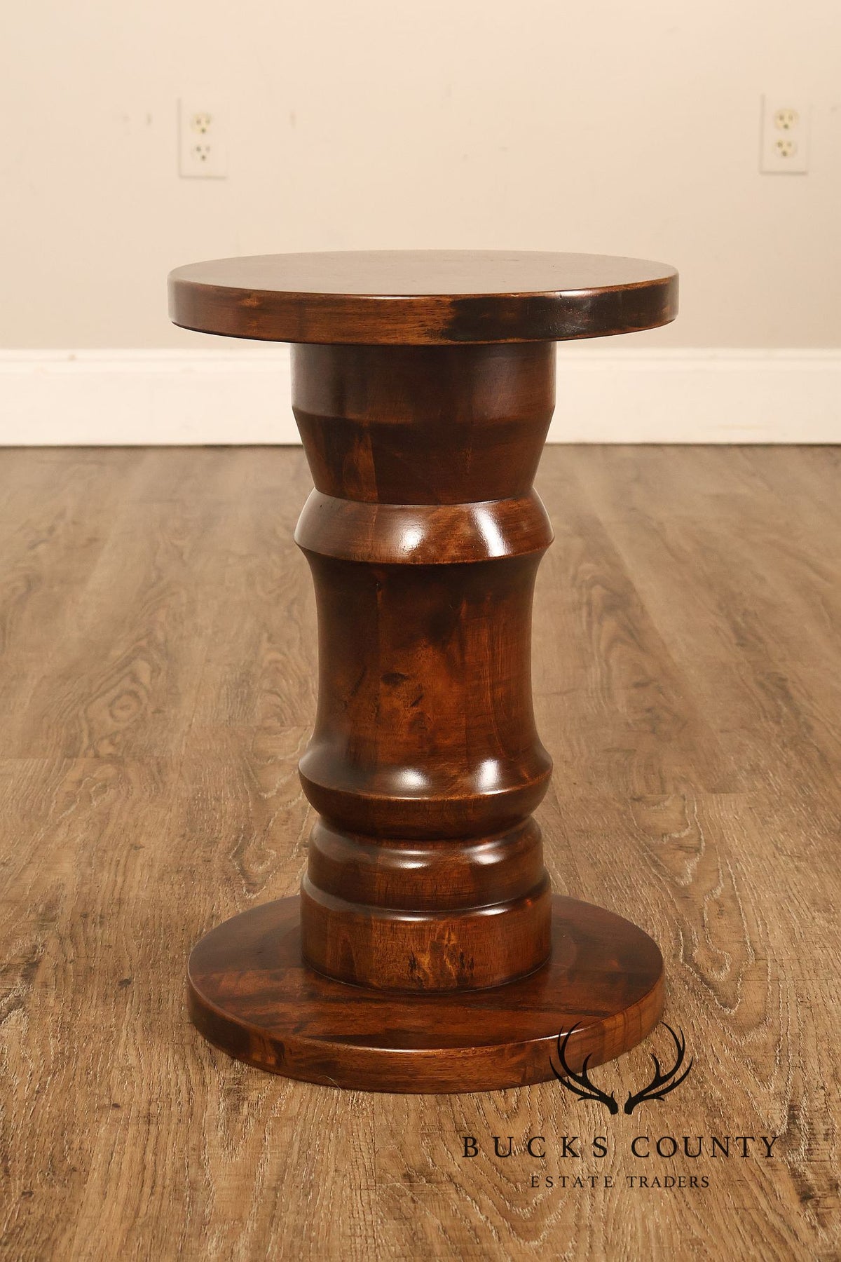 British Colonial Style Pair of Turned Wood Pedestals