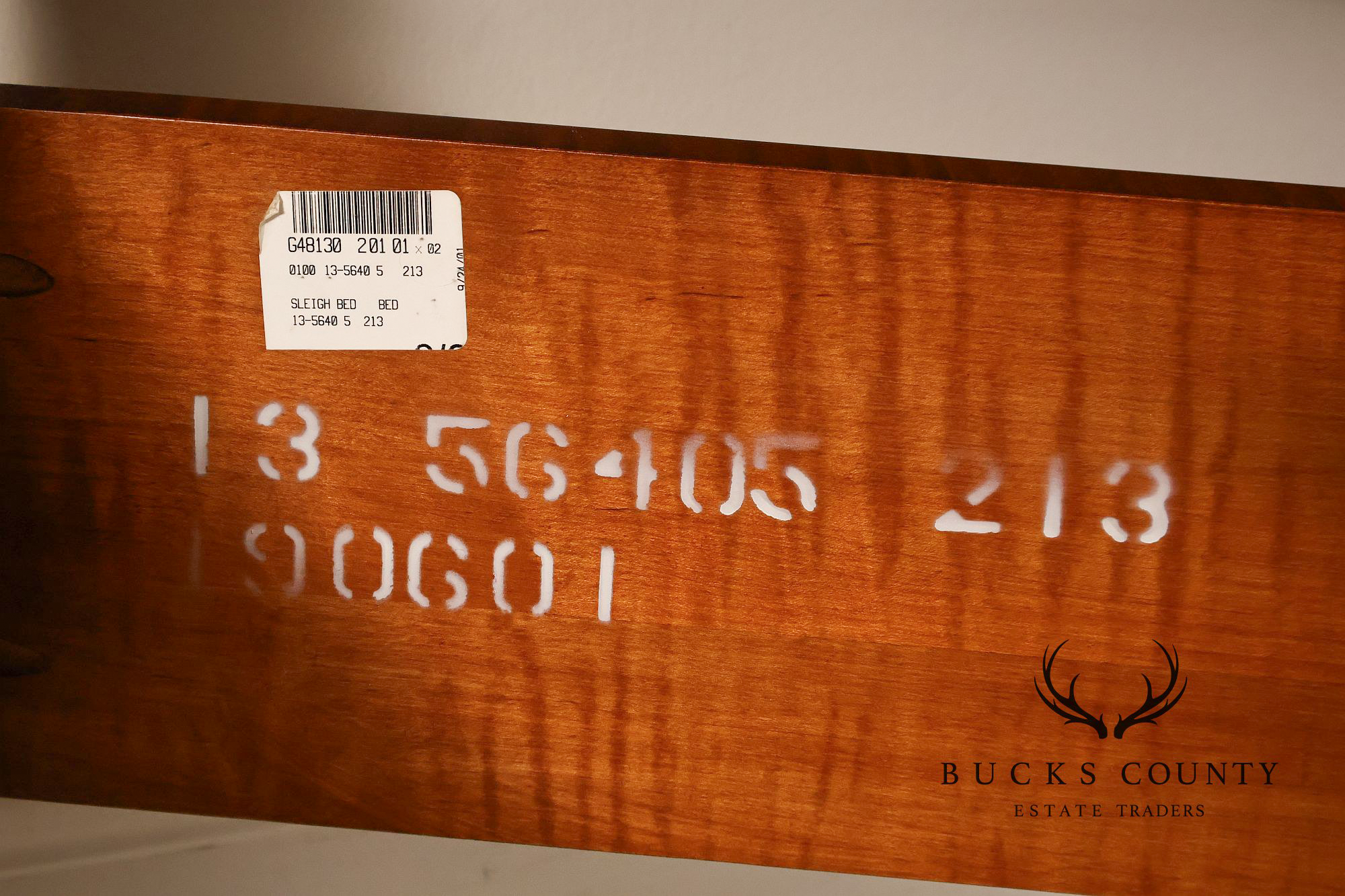 Ethan Allen 'Legacy' French Country Style Queen Sleigh Bedframe
