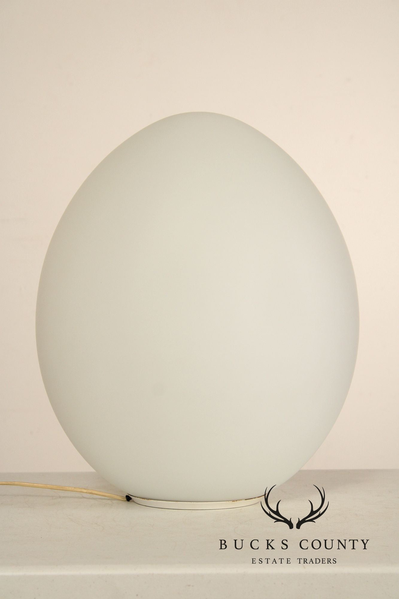 Laurel Lamp Company Mid Century Modern Glass Egg Lamp