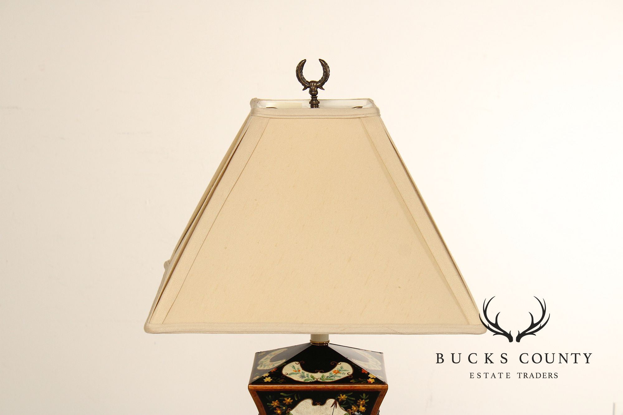 Chelsea House Pair of Painted Toleware Table Lamps