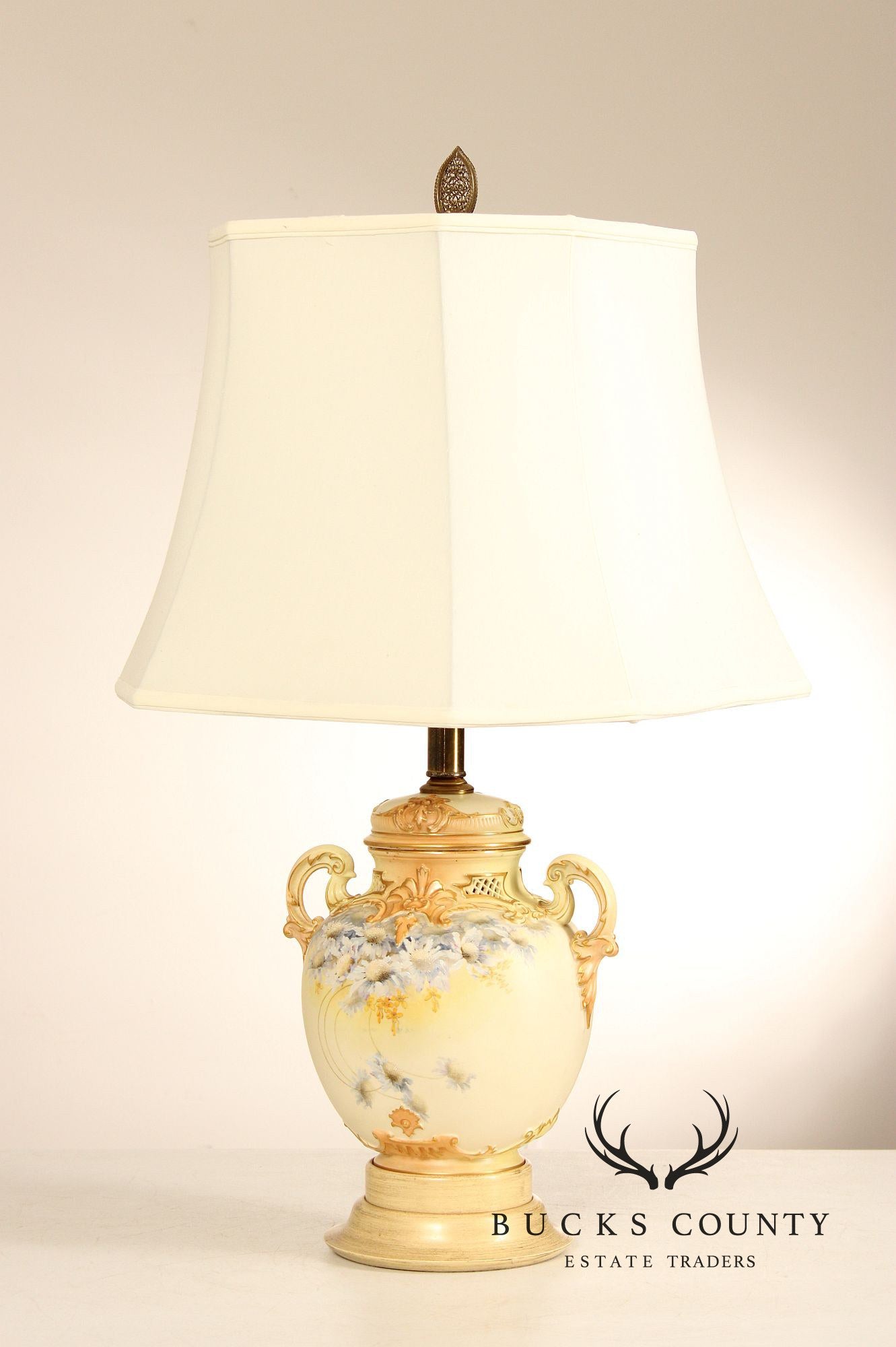 Royal Worcester Porcelain Potpourri Jar Table Lamp