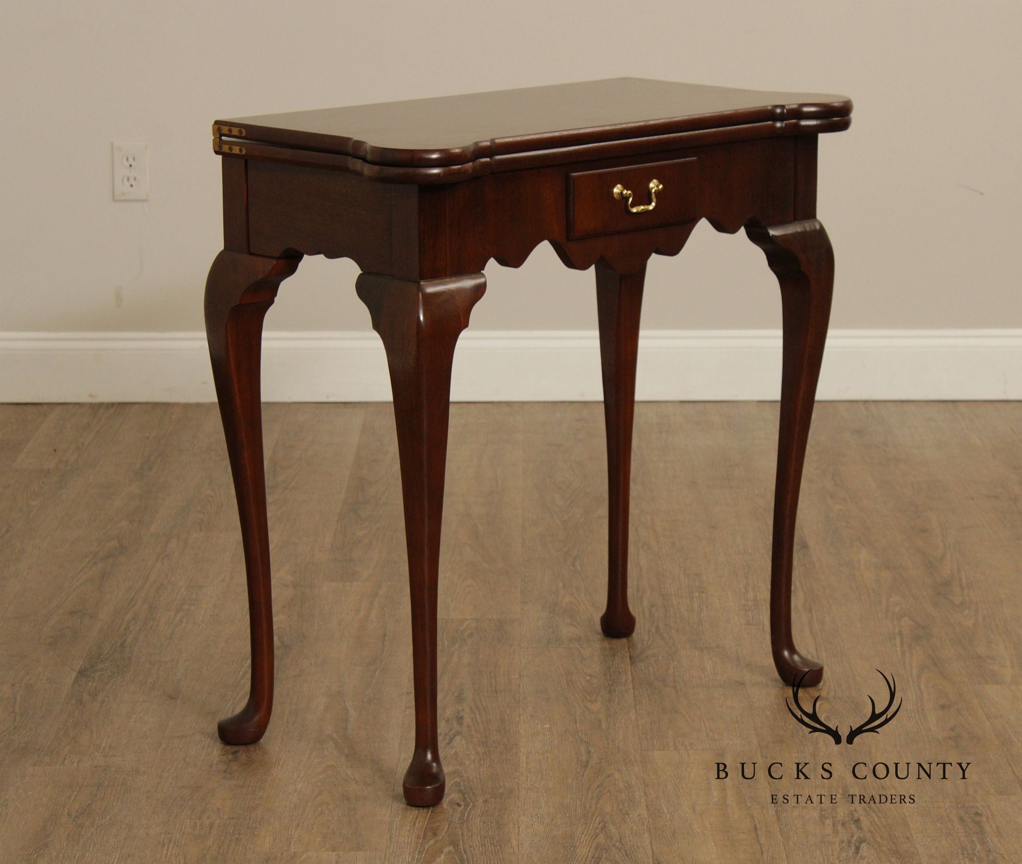 Queen Anne Style Mahogany Gate Leg Side Table