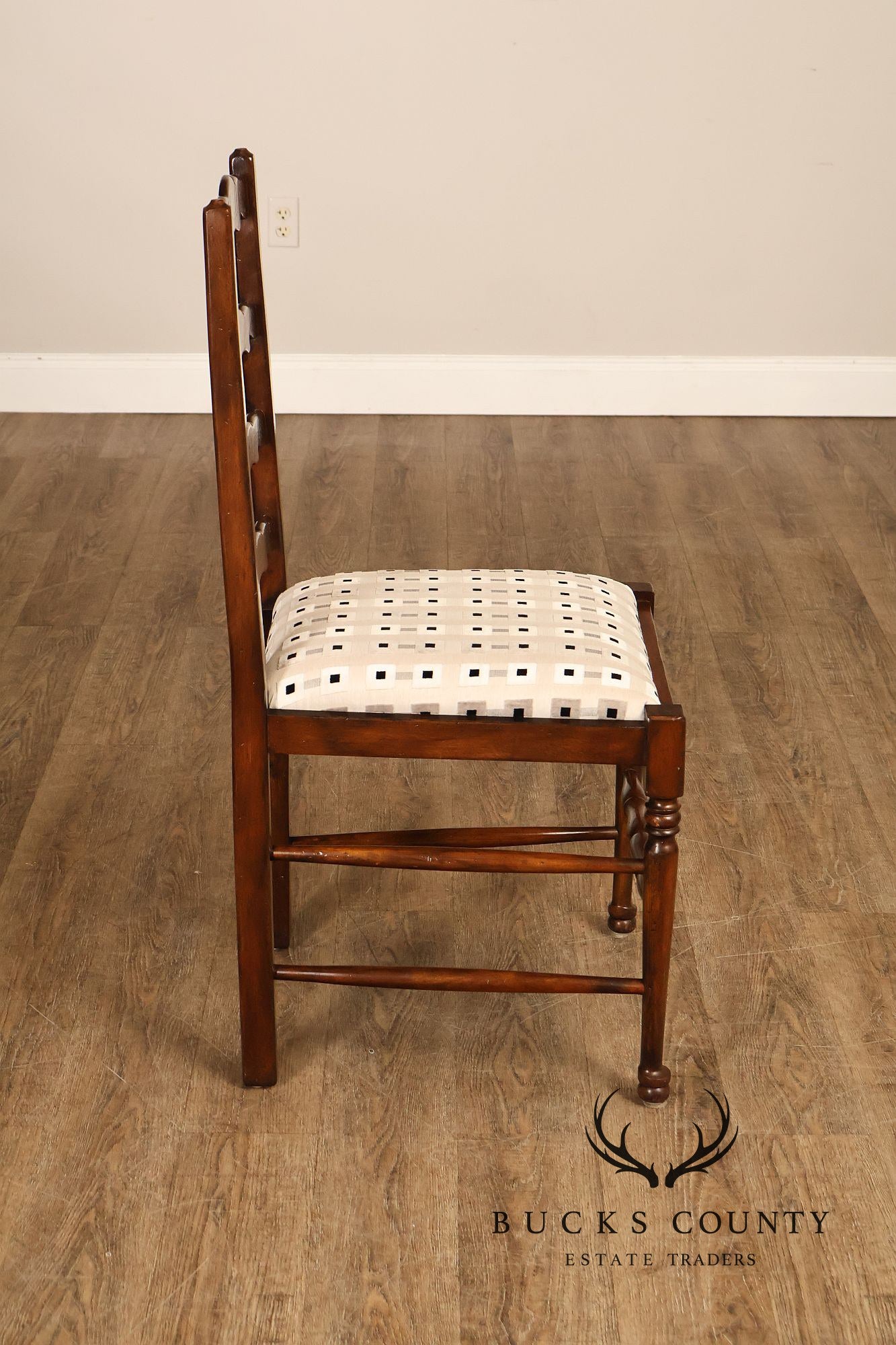 English Traditional Set Of Eight Custom Quality Ladderback Dining Chairs