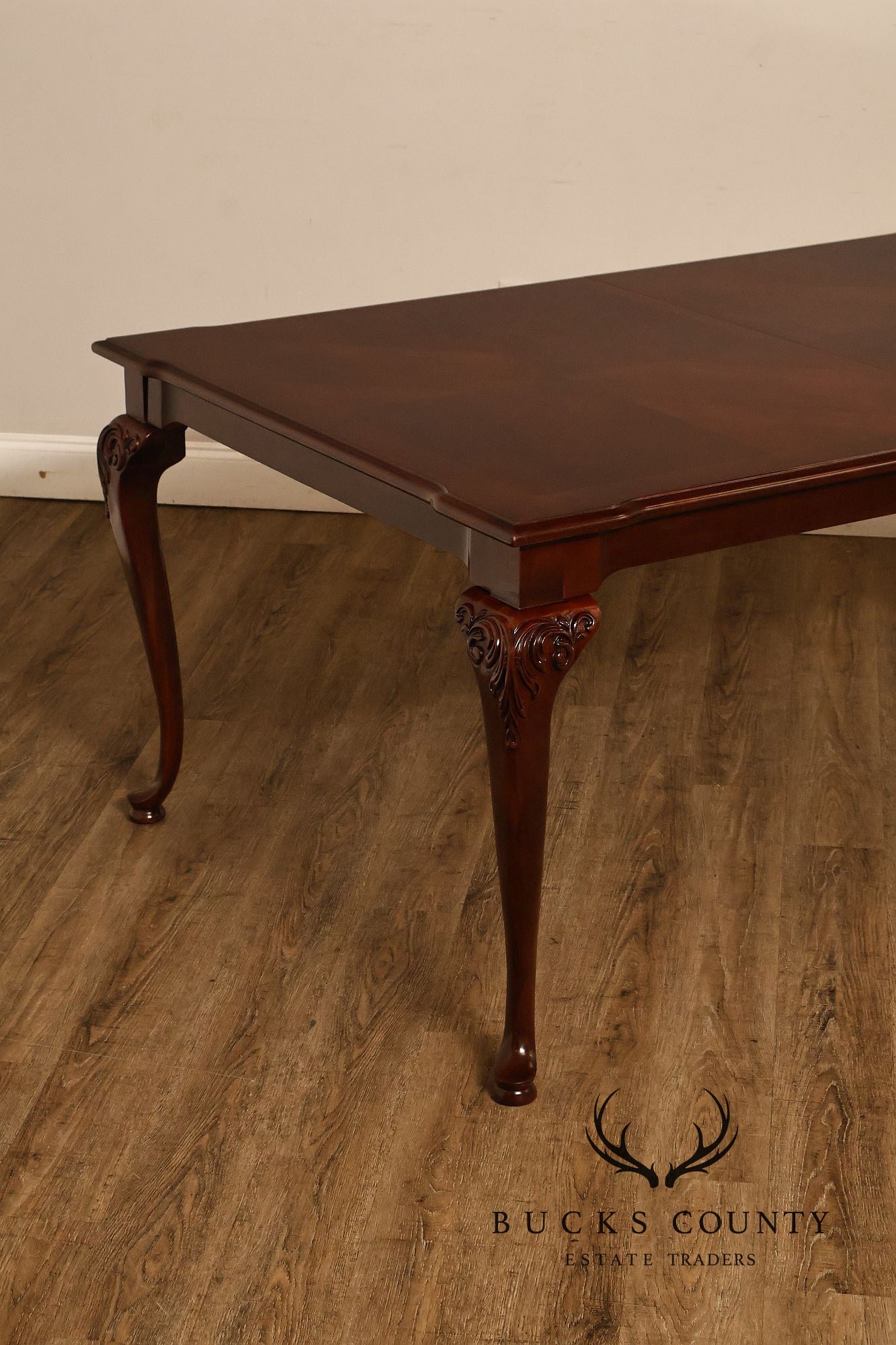 Thomasville Queen Anne Style Cherry Diamond Marquetry Extension Dining Table