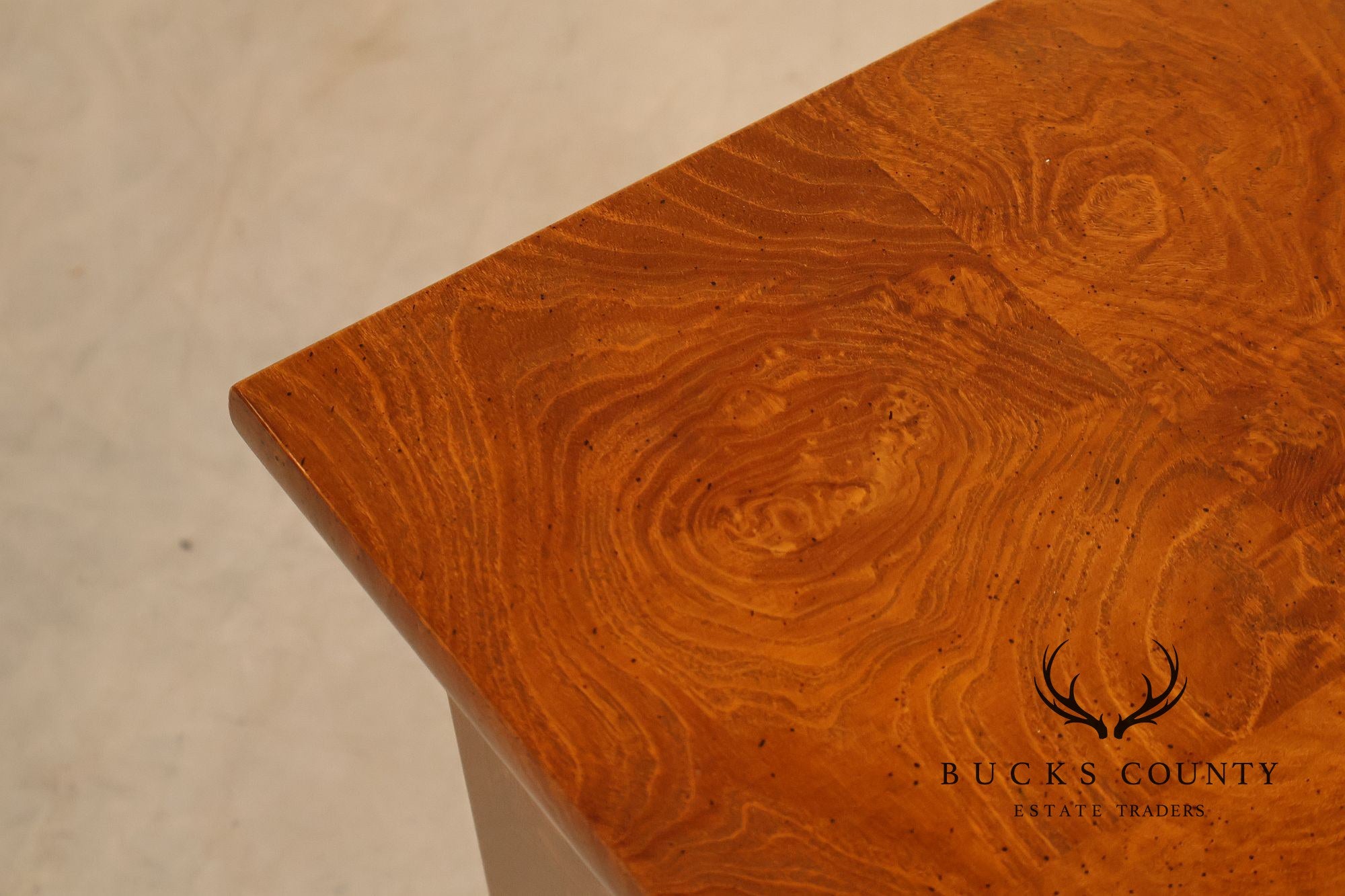 Henredon 'Charles X' Pair of  Burlwood Nightstands