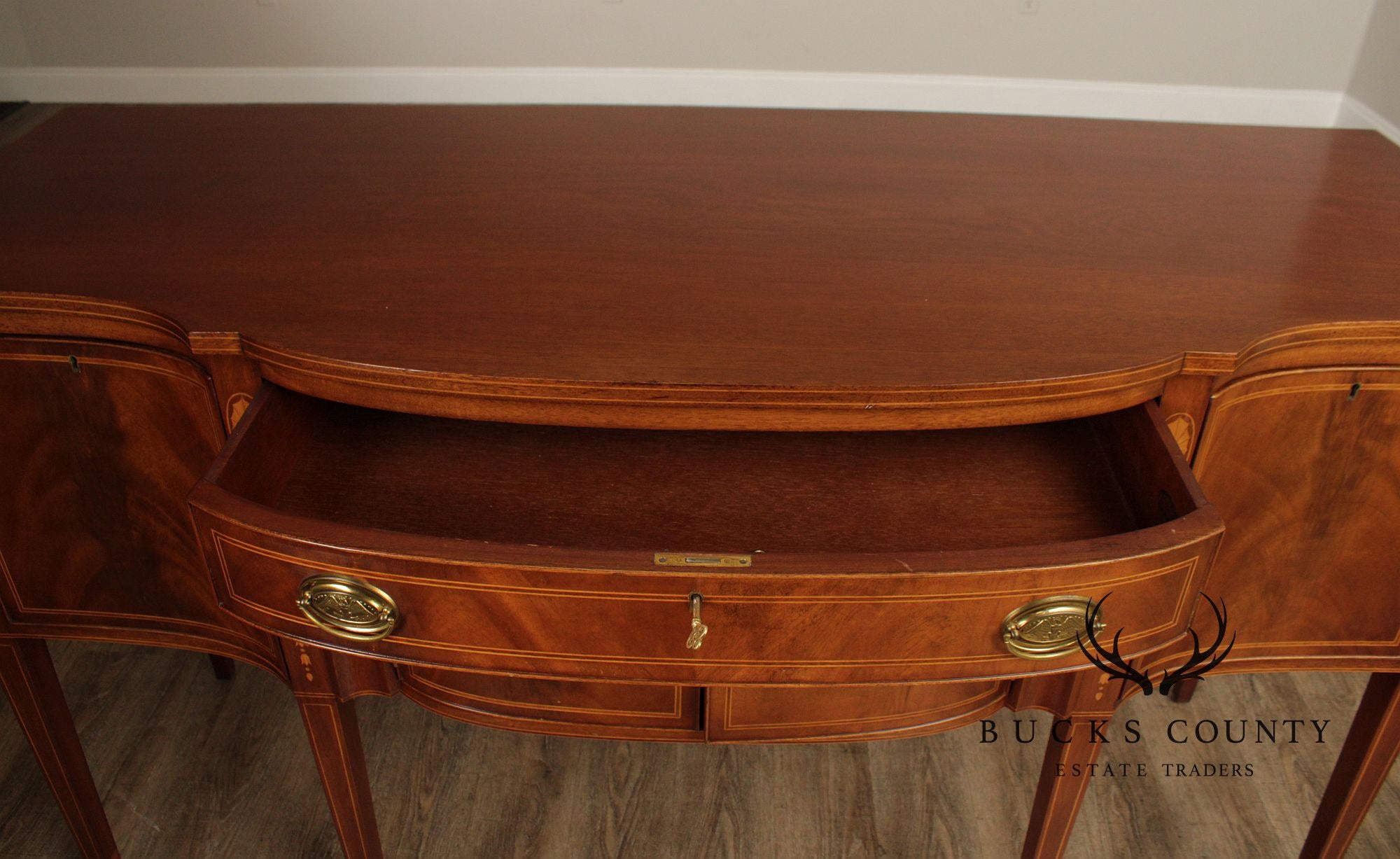 Biggs Furniture Vintage Federal Style Inlaid Mahogany Sideboard