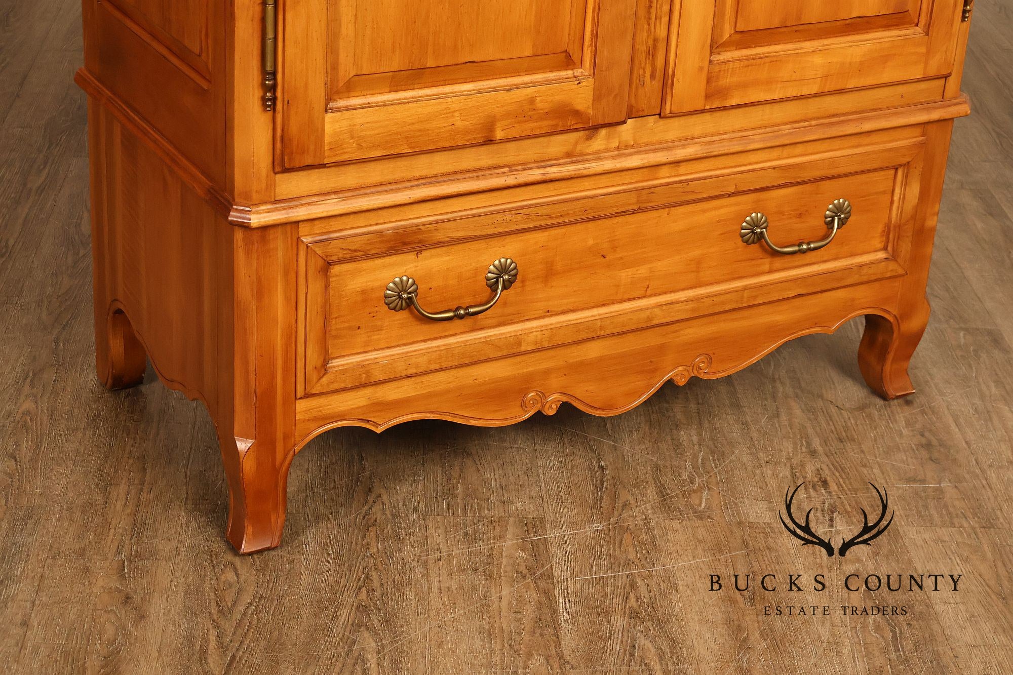 ETHAN ALLEN LEGACY COLLECTION FRENCH LOUIS XV STYLE MAPLE ARMOIRE