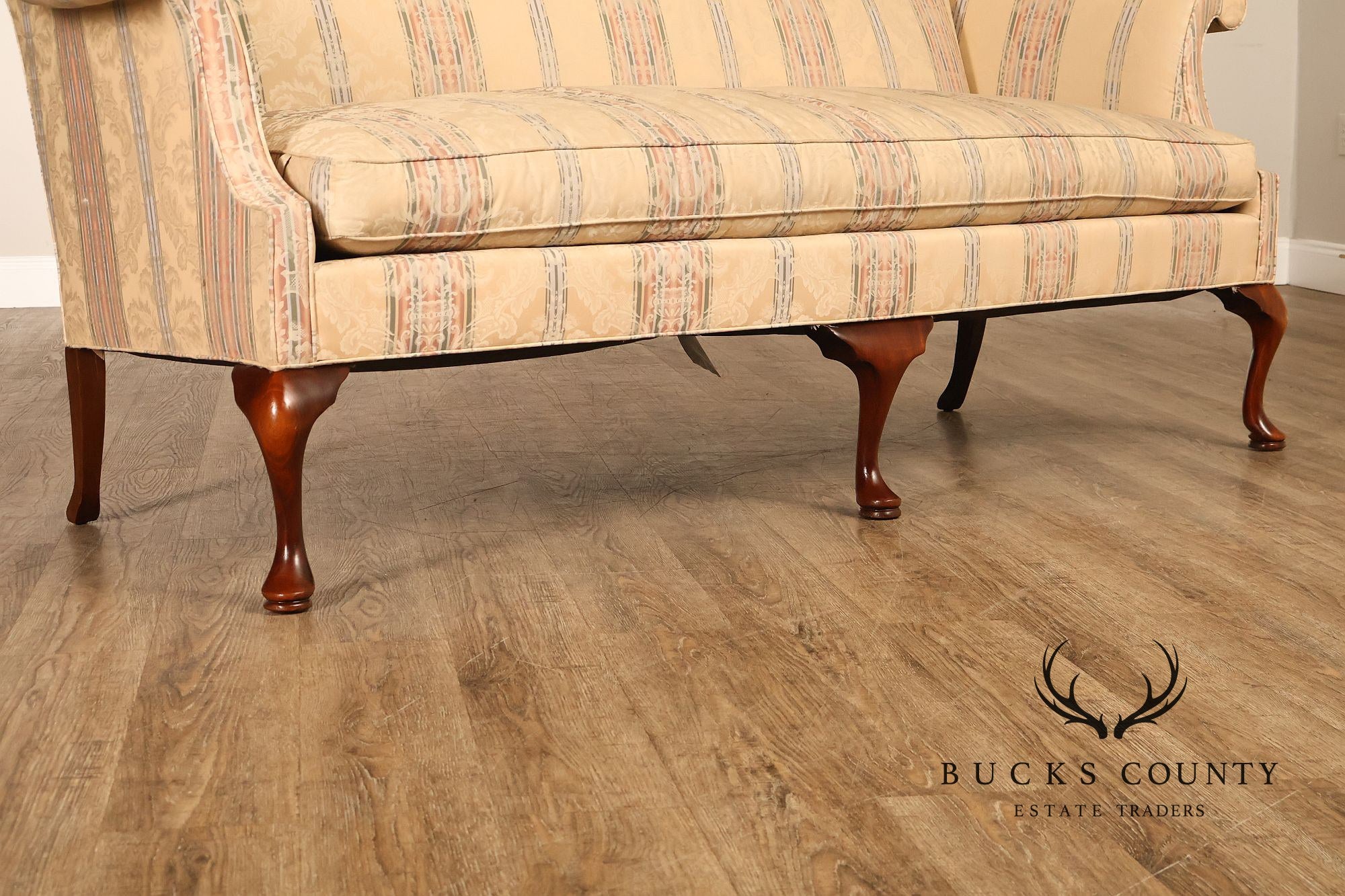 Hickory Chair 'Historical James River Plantations' Mahogany Camelback Sofa