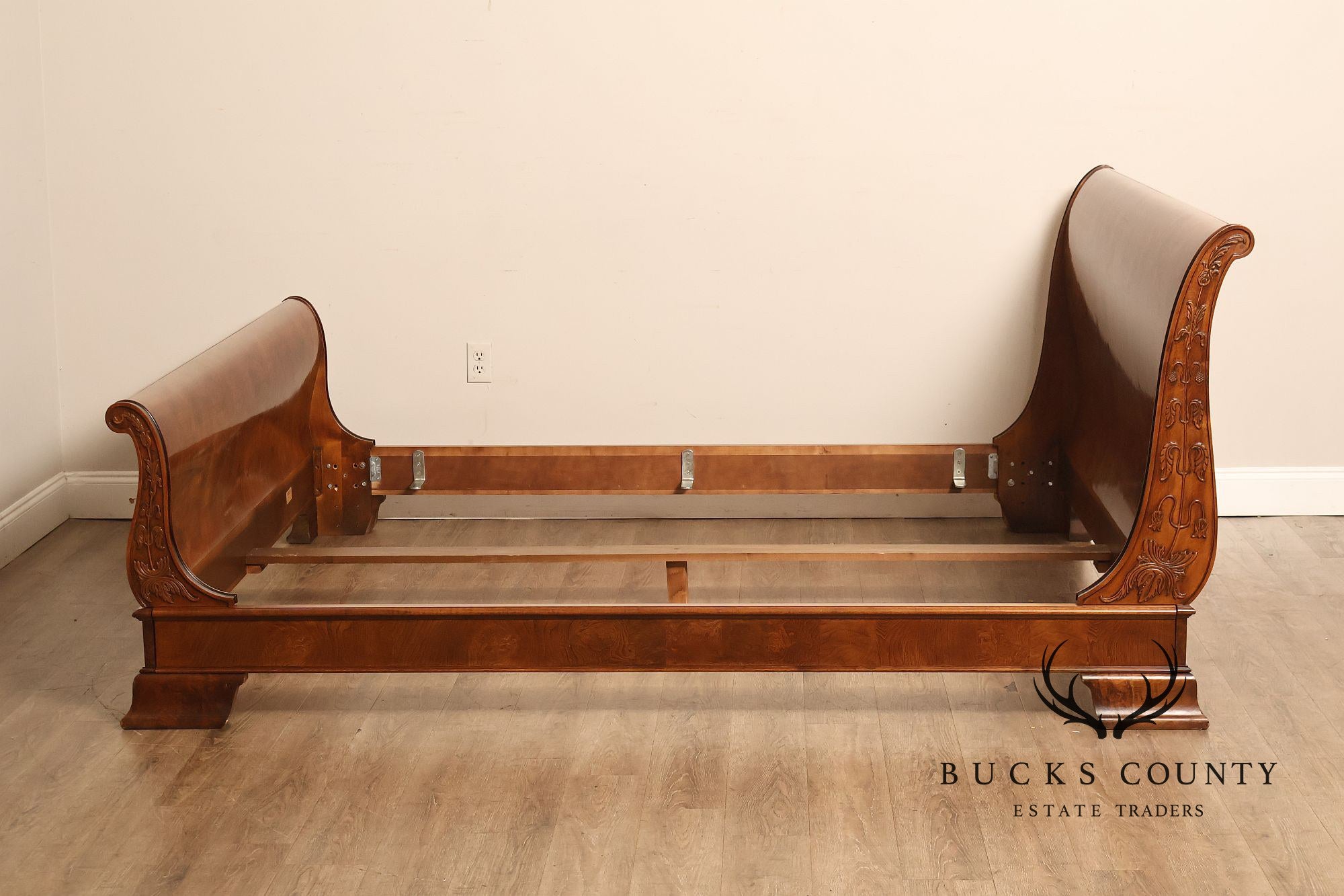 Henredon 'Charles X' King Size Burlwood Sleigh Bed
