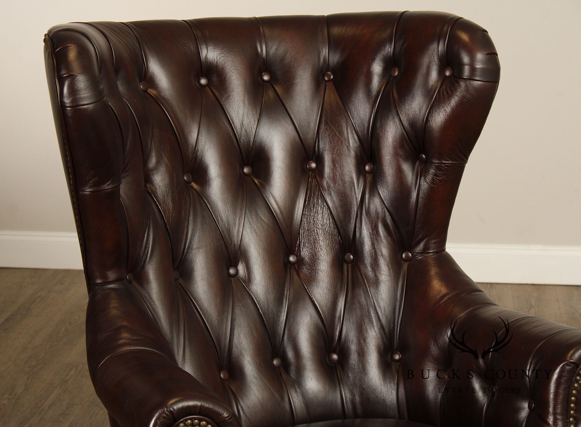 Hooker Furniture Tufted Leather Executive Swivel Desk Chair