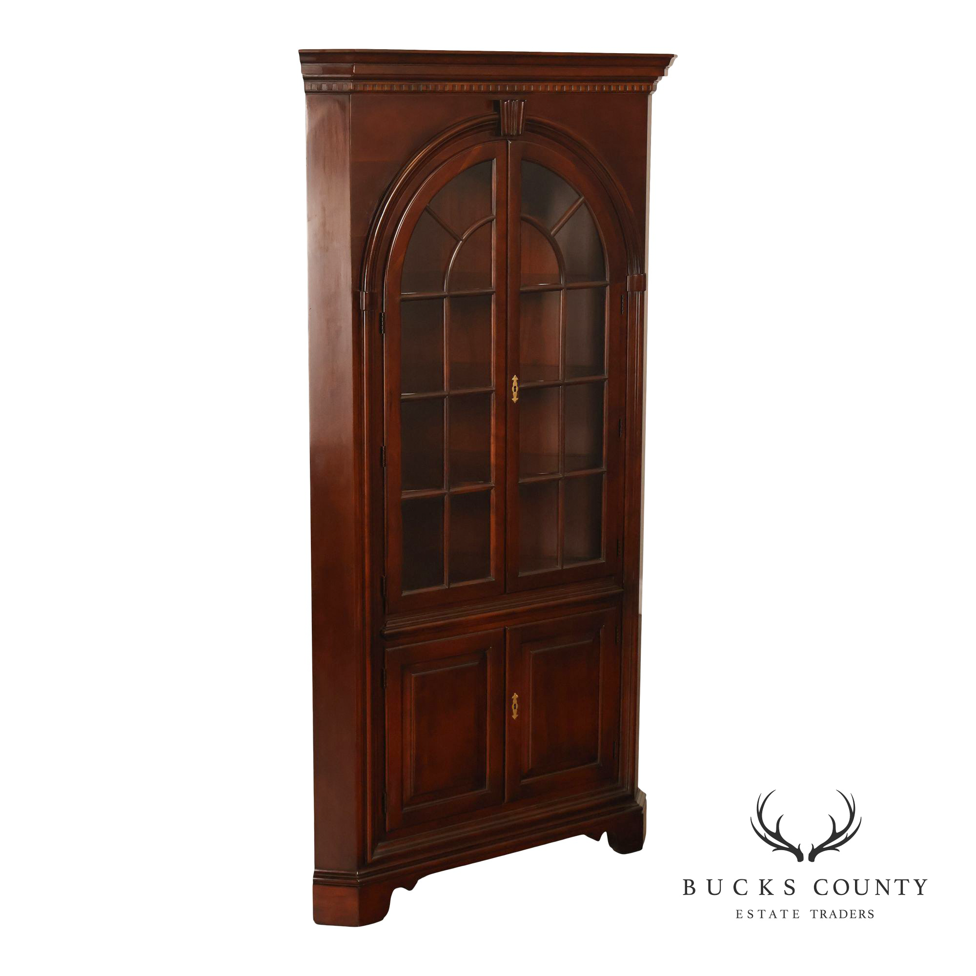 Statton Georgian Style Old Towne Cherry Corner Cabinet