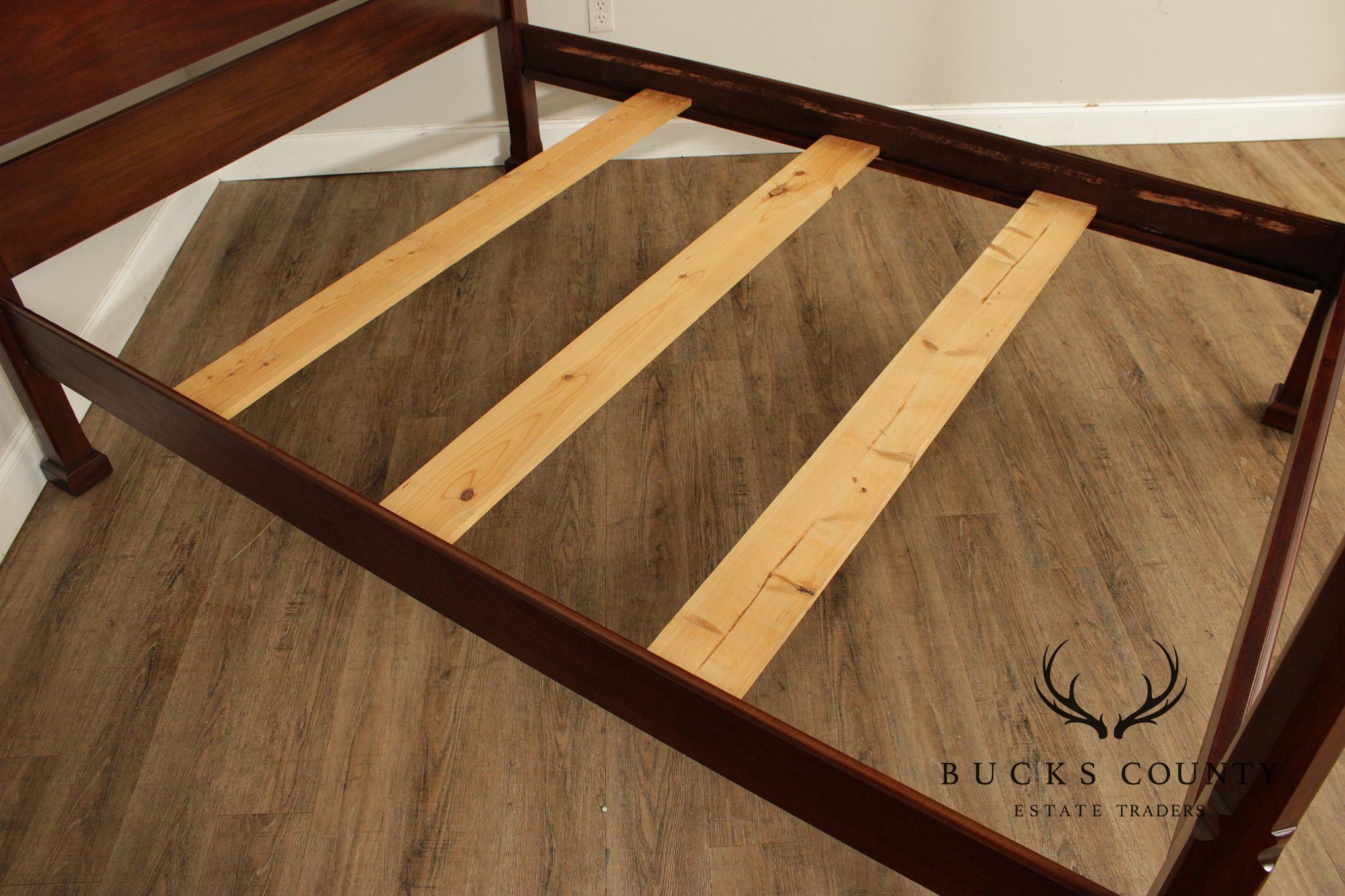 Henkel Harris Virginia Galleries Genuine Mahogany Queen Size Four Poster Bed