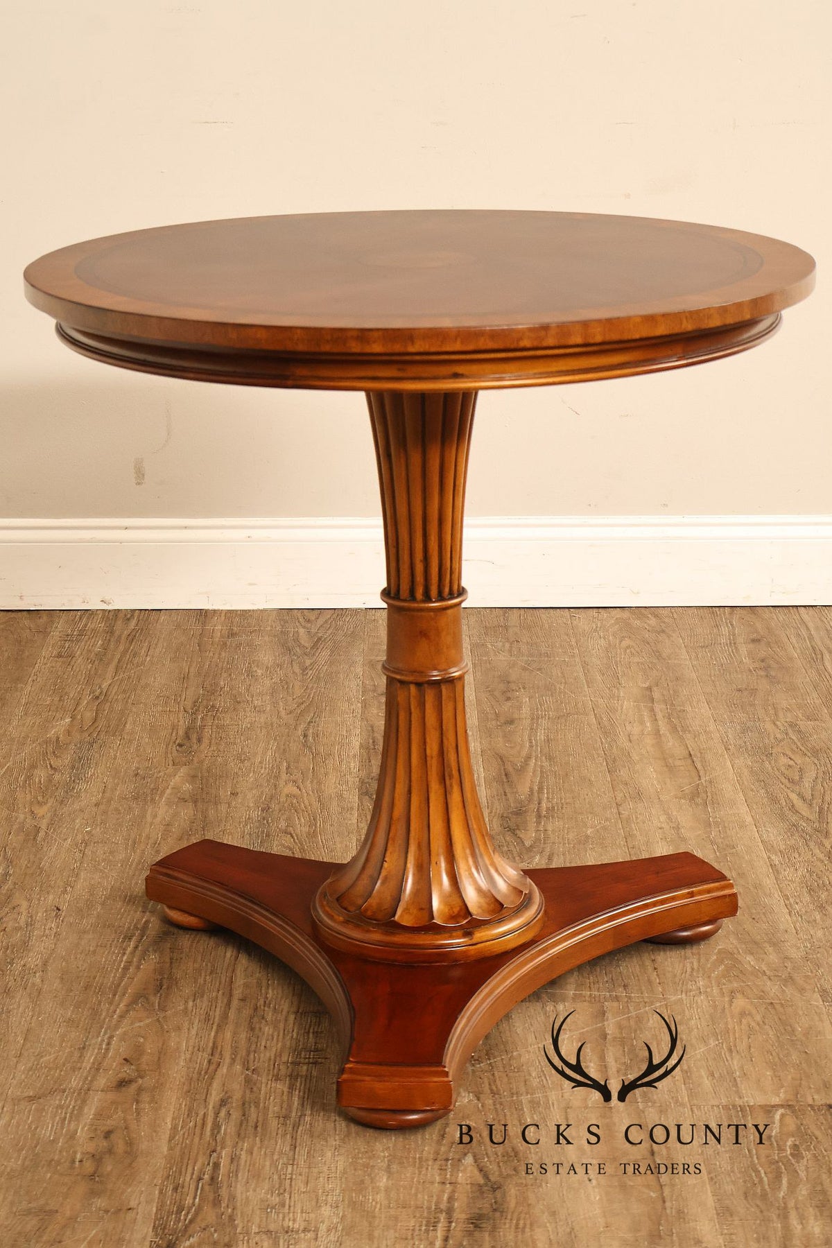 Ethan Allen Townhouse Collection Inlaid Pedestal Side Table