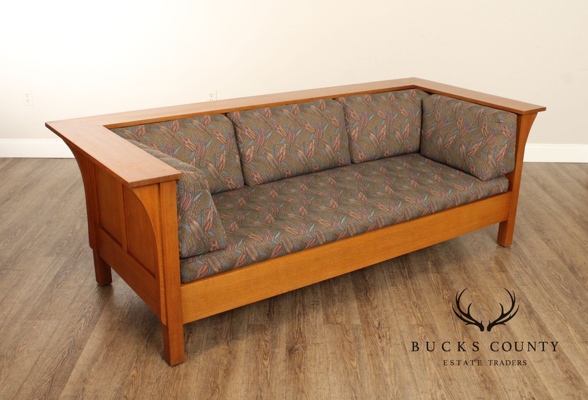 Custom Quality Mission Prairie Style Oak Settle