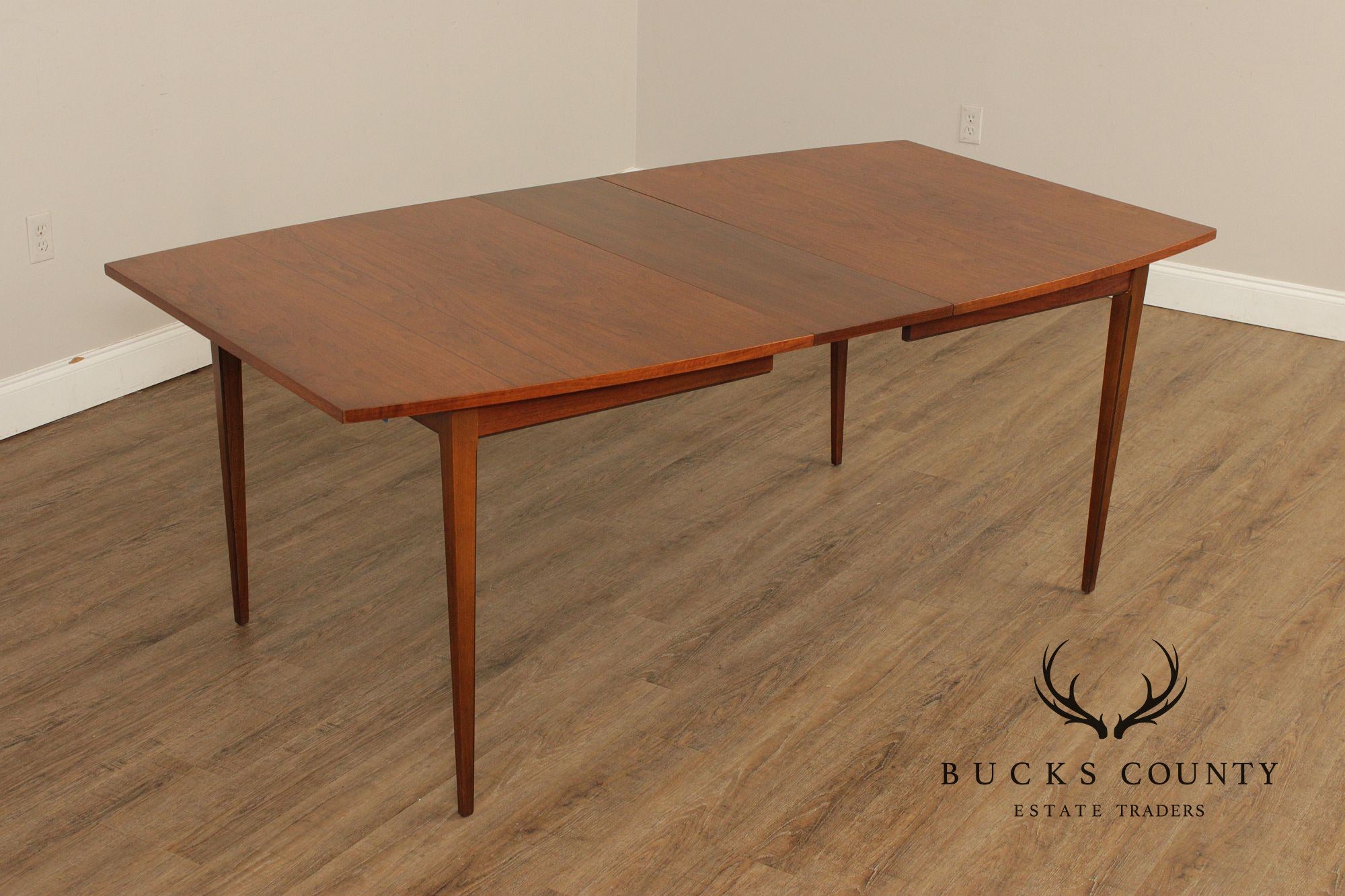 Lane 'Tuxedo' Mid Century Modern Extendable Walnut Dining Table