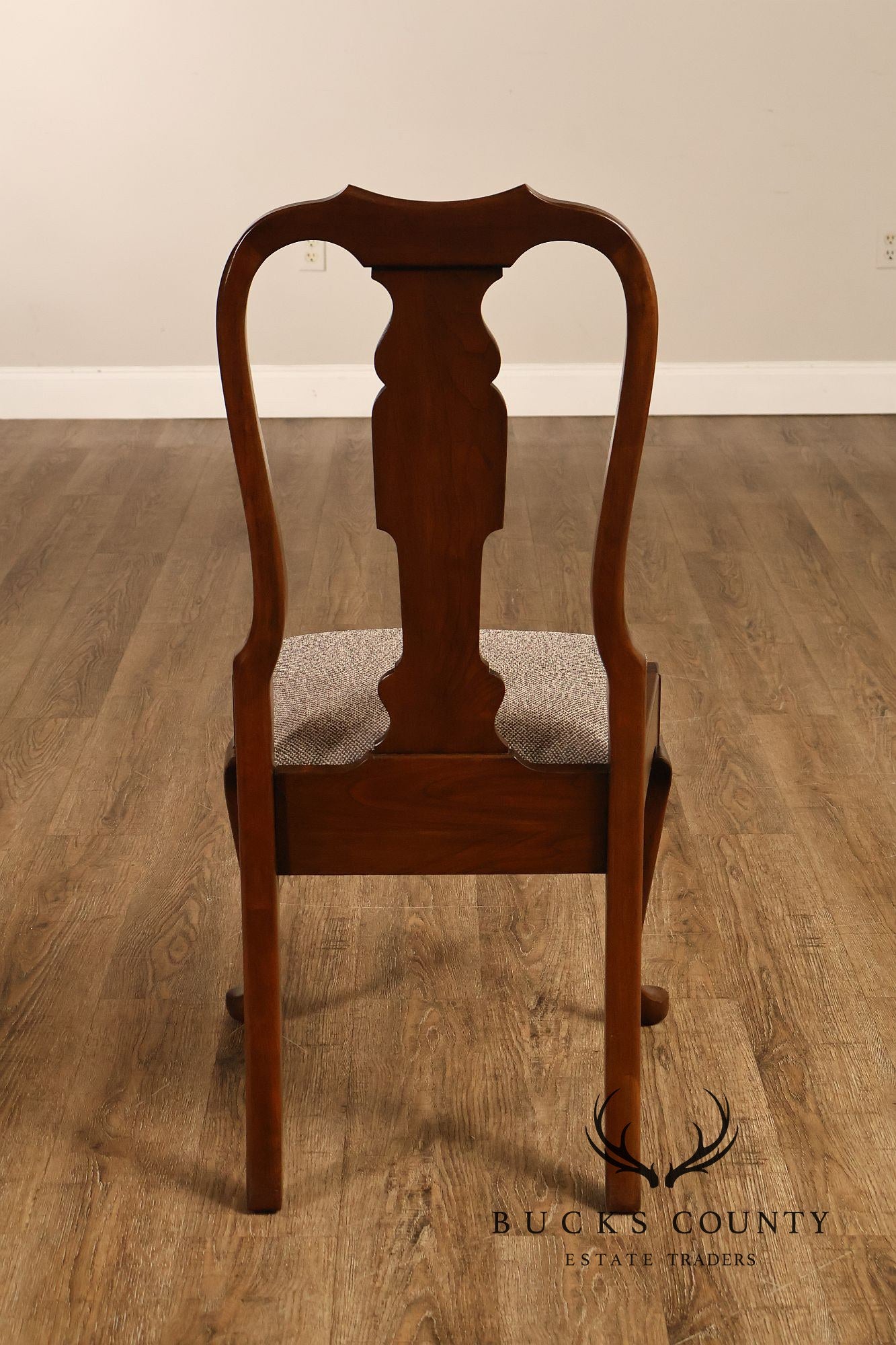 Pennsylvania House Queen Anne Style Set of Eight Dining Chairs