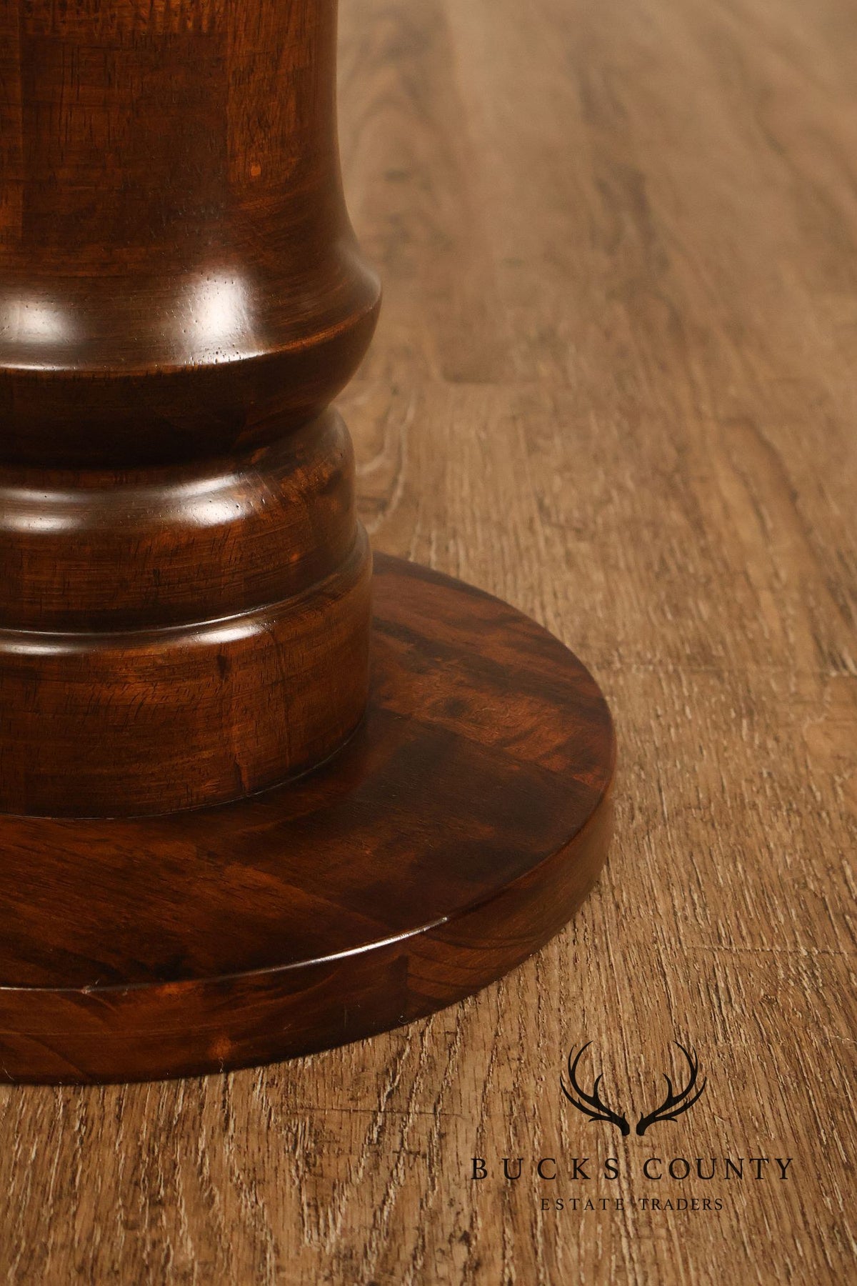 British Colonial Style Pair of Turned Wood Pedestals