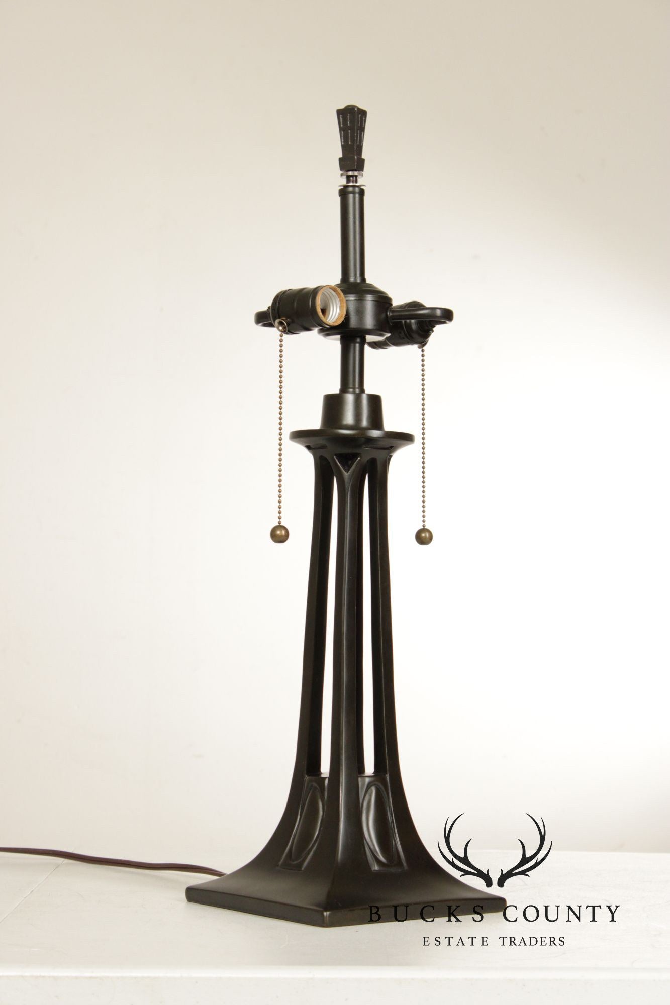 Quoizel Arts and Crafts Style Pair of 'Gotham' Table Lamps