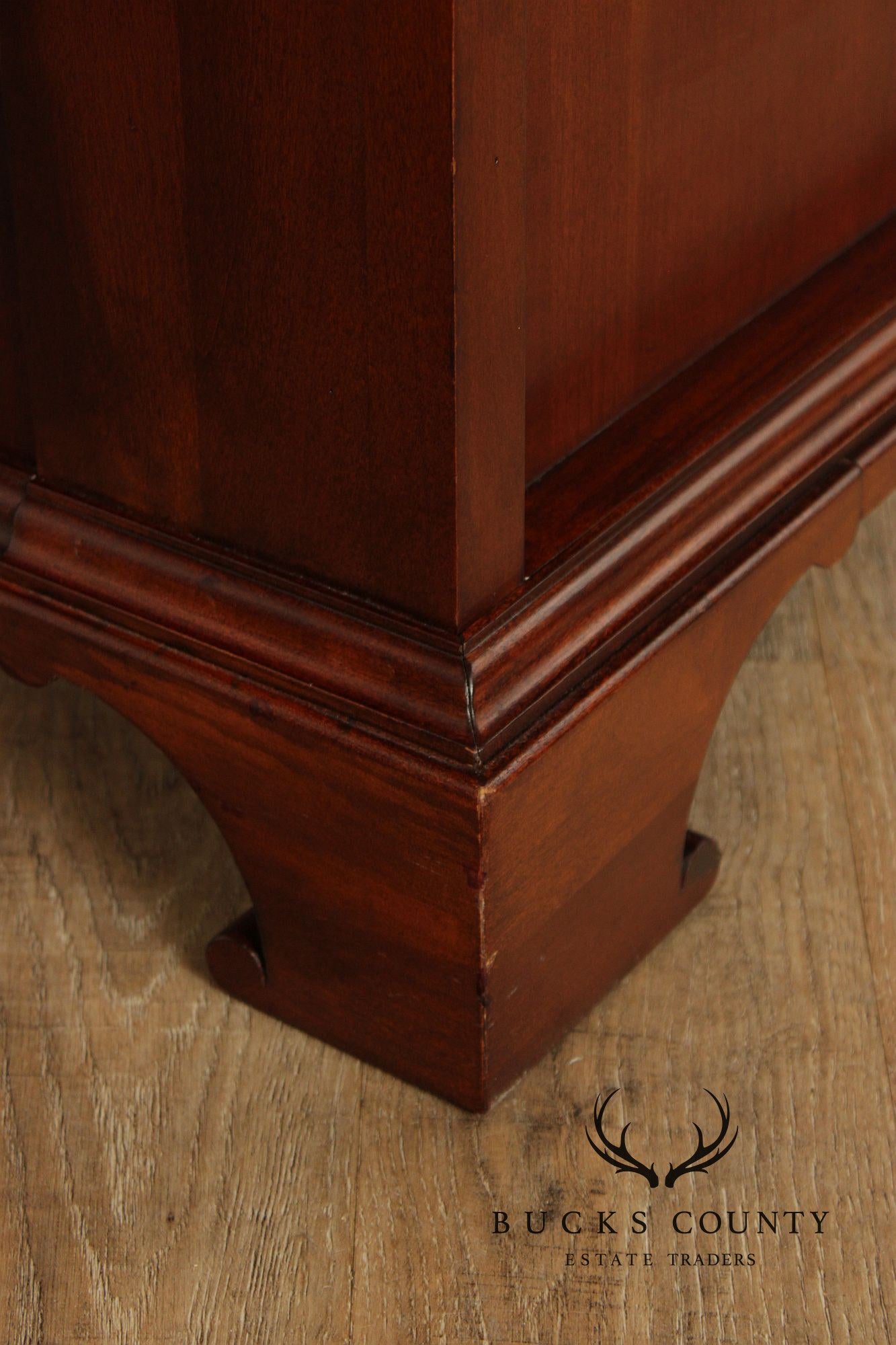 Traditional Style Cherry King Sleigh Bed