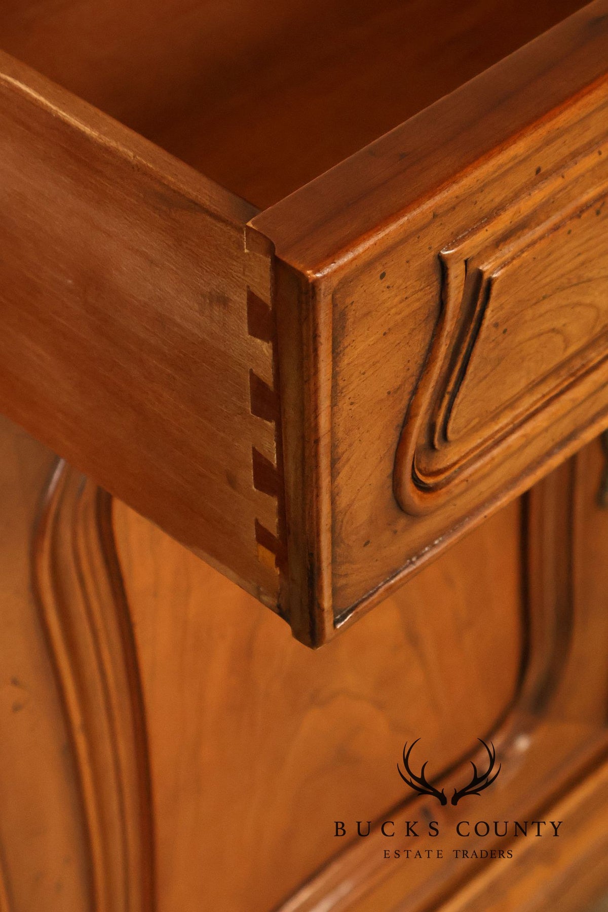 Henredon French Louis XV Style Walnut Buffet Sideboard