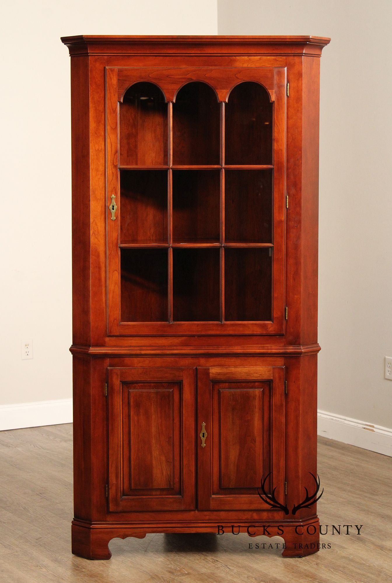 Statton Chippendale Style Cherry Corner Cabinet