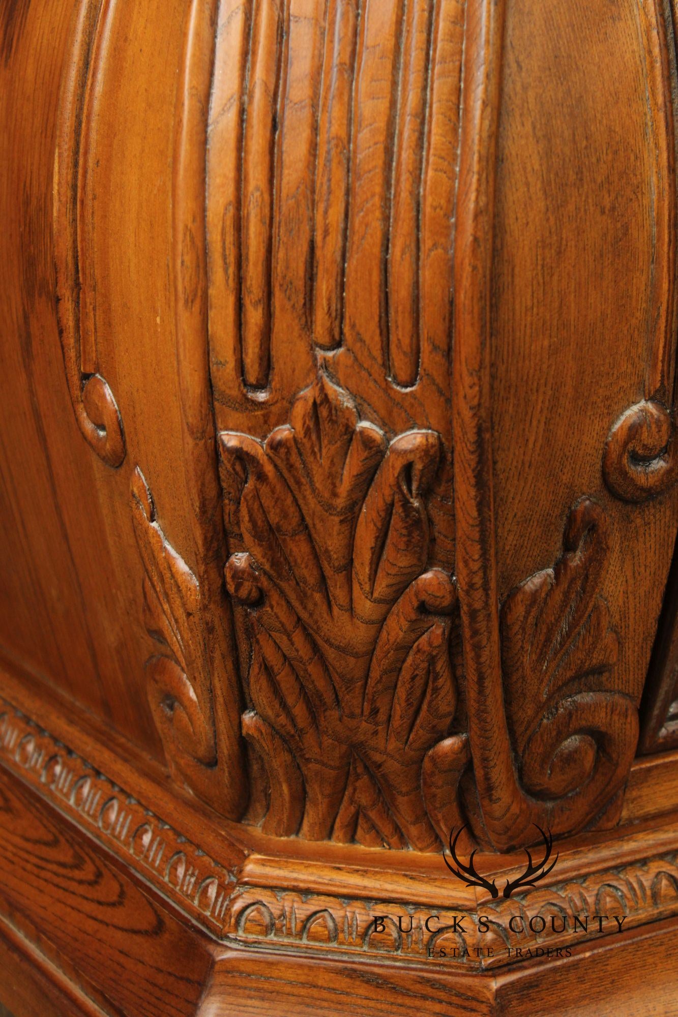 Lane Italian Provincial Style Pair of Burl Wood Bombe Chests