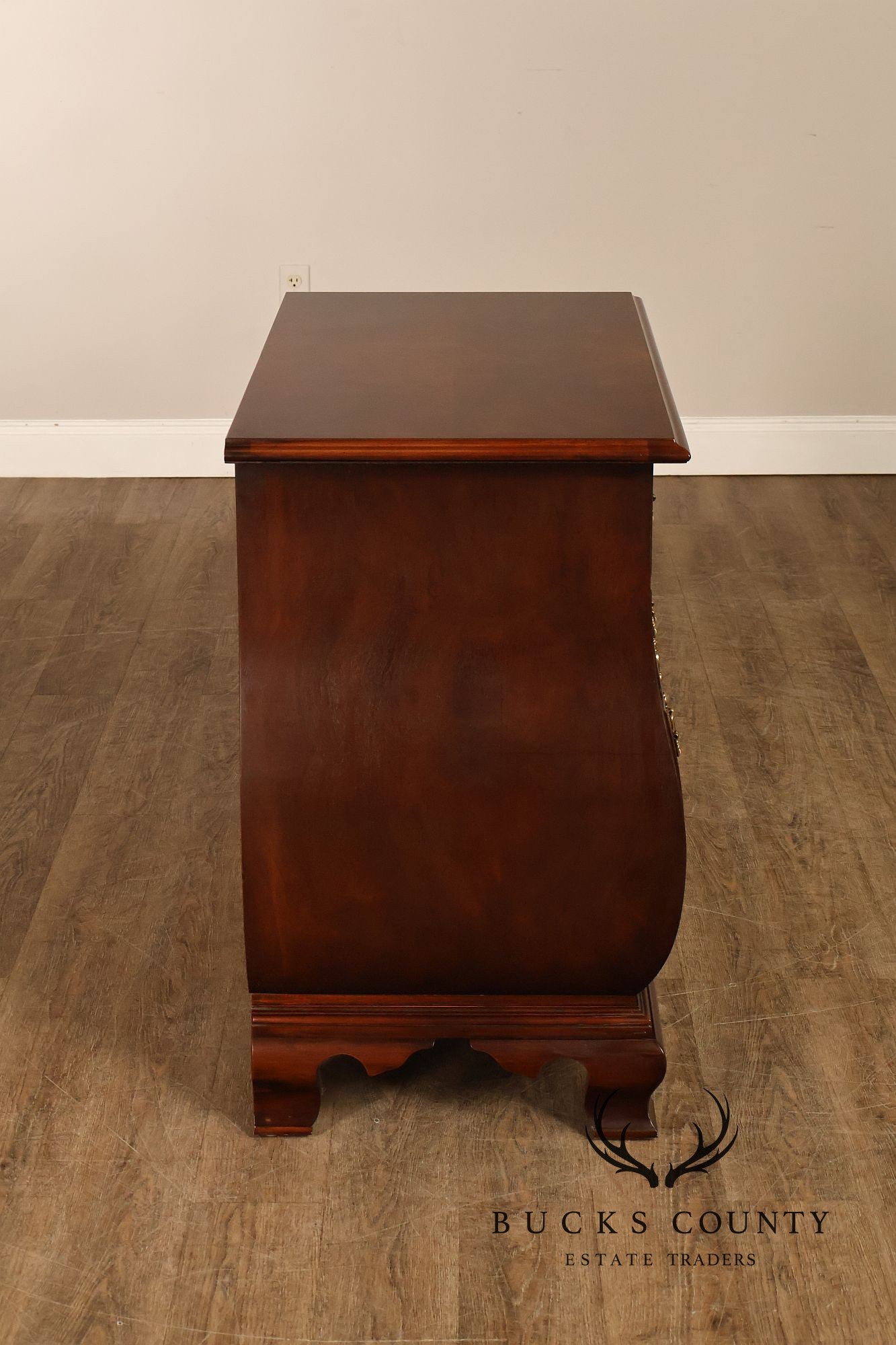 Henredon Chinese Chippendale Style Pair of Mahogany Bombe Chests