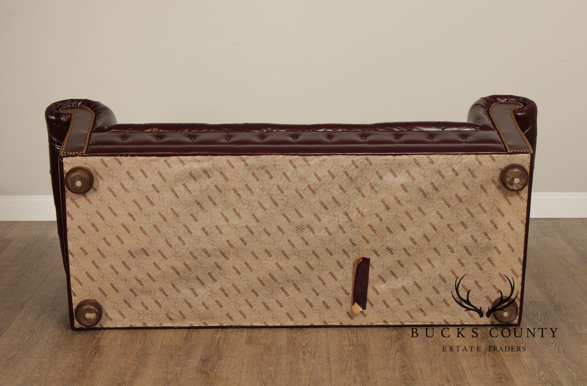 Quality Tufted Leather Vintage Chesterfield Style Sofa