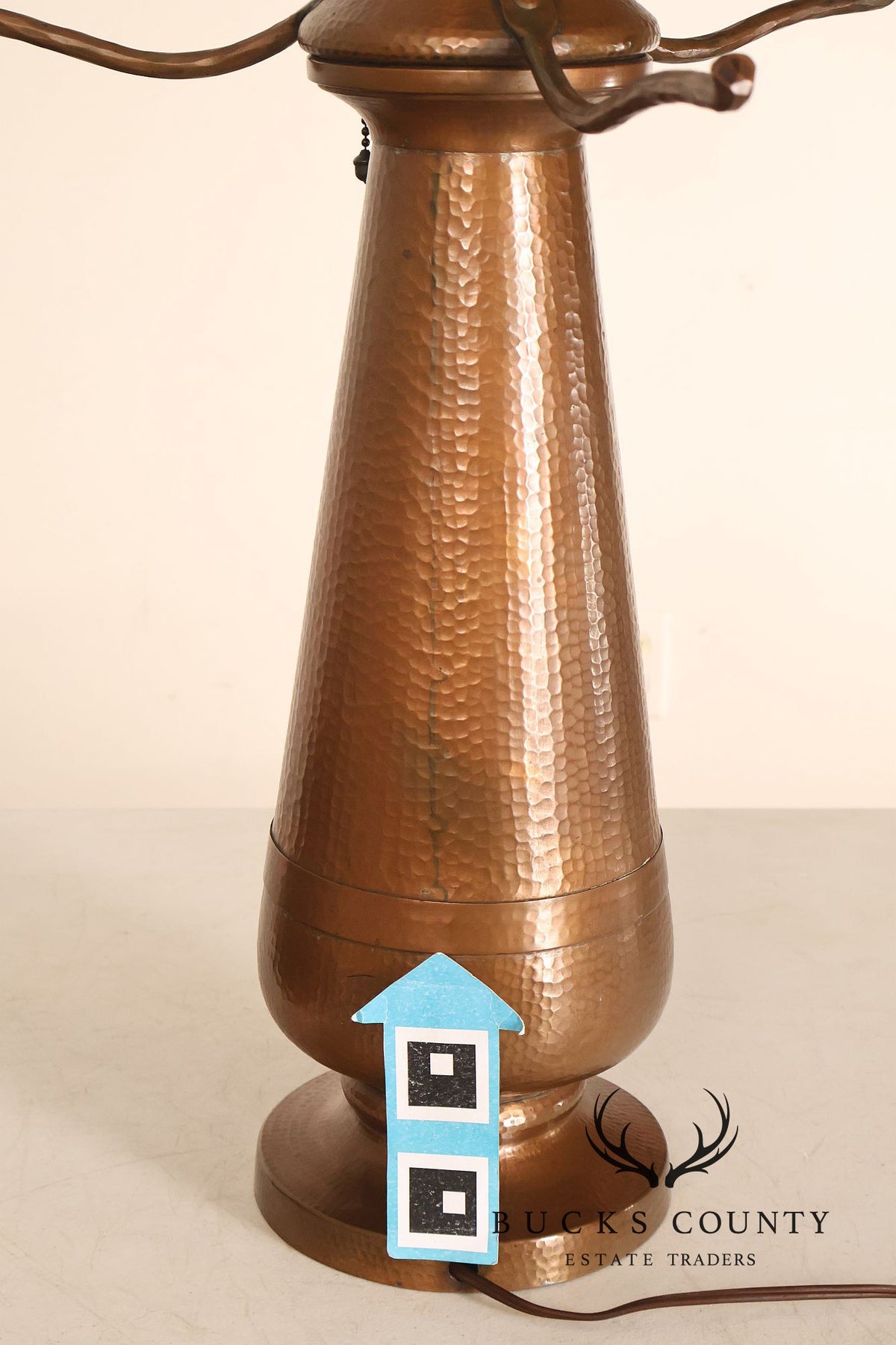 Antique Benedict Studios Arts And Crafts Hammered Copper And Mica Table Lamp