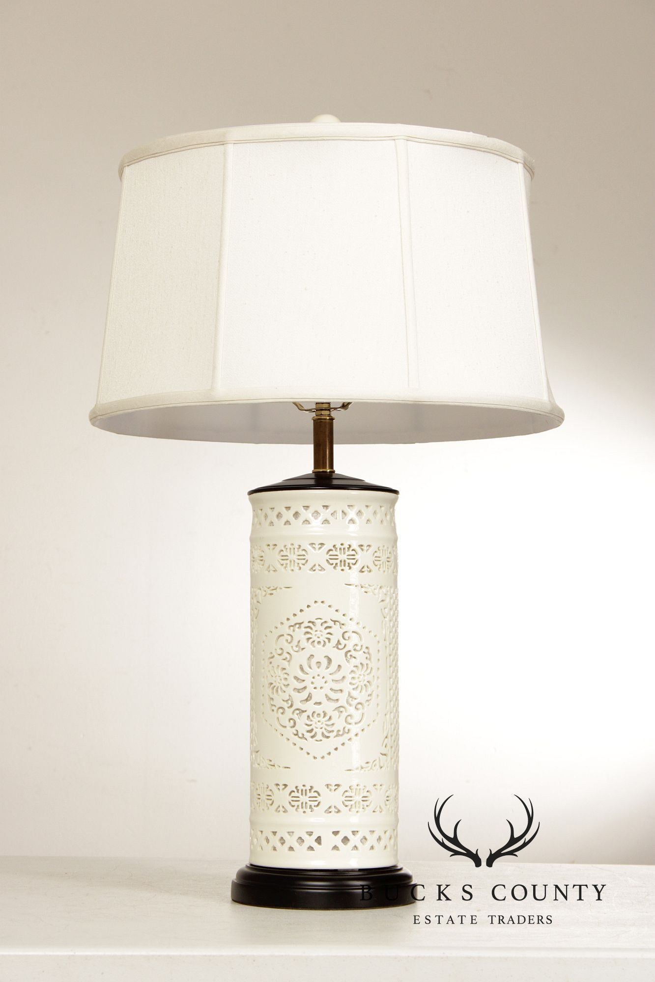 Sun-Lite Pierced Bone China Table Lamp Night Light