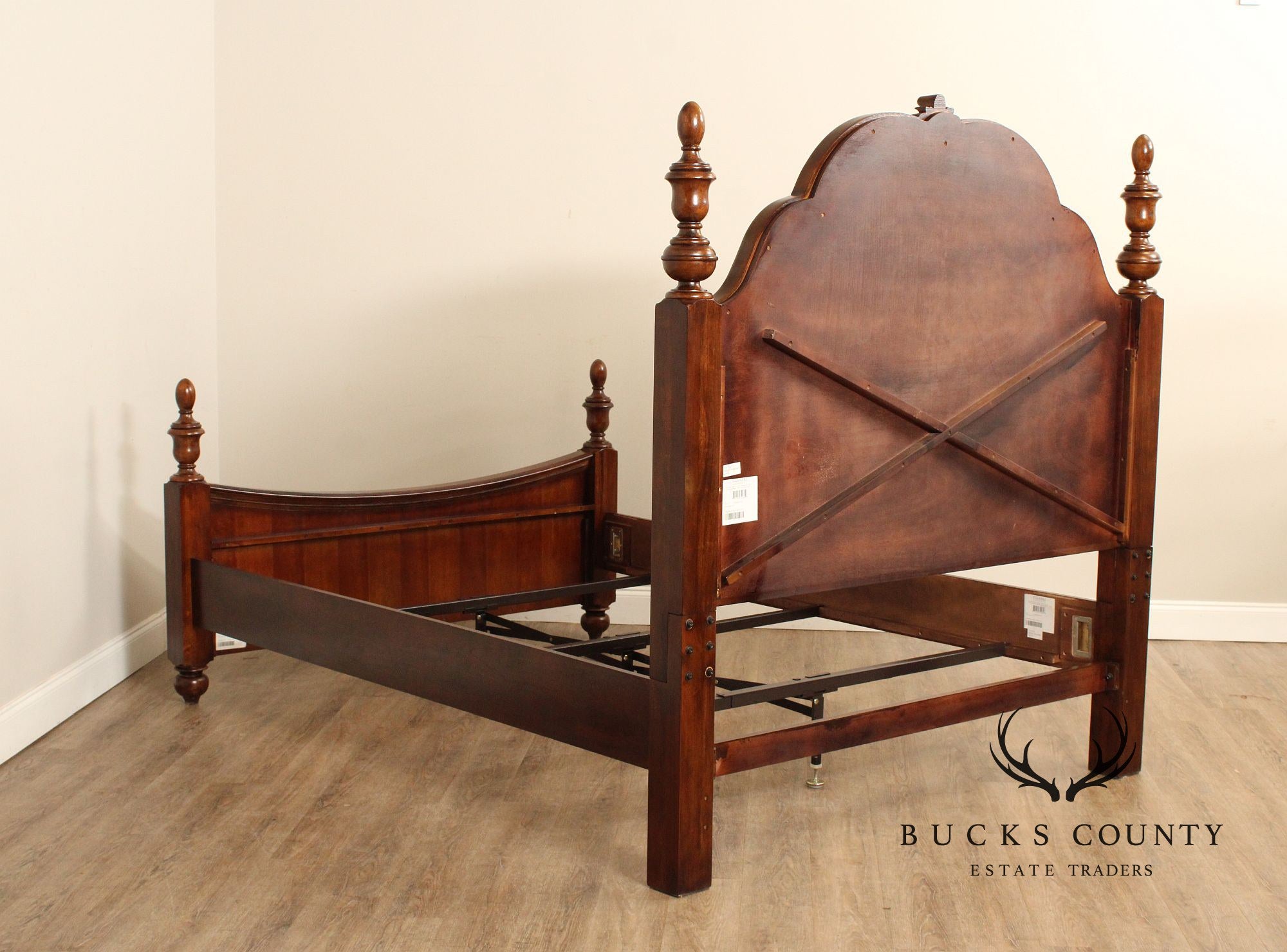 Pulaski Furniture 'Ashton Park' Burlwood Queen Bedframe