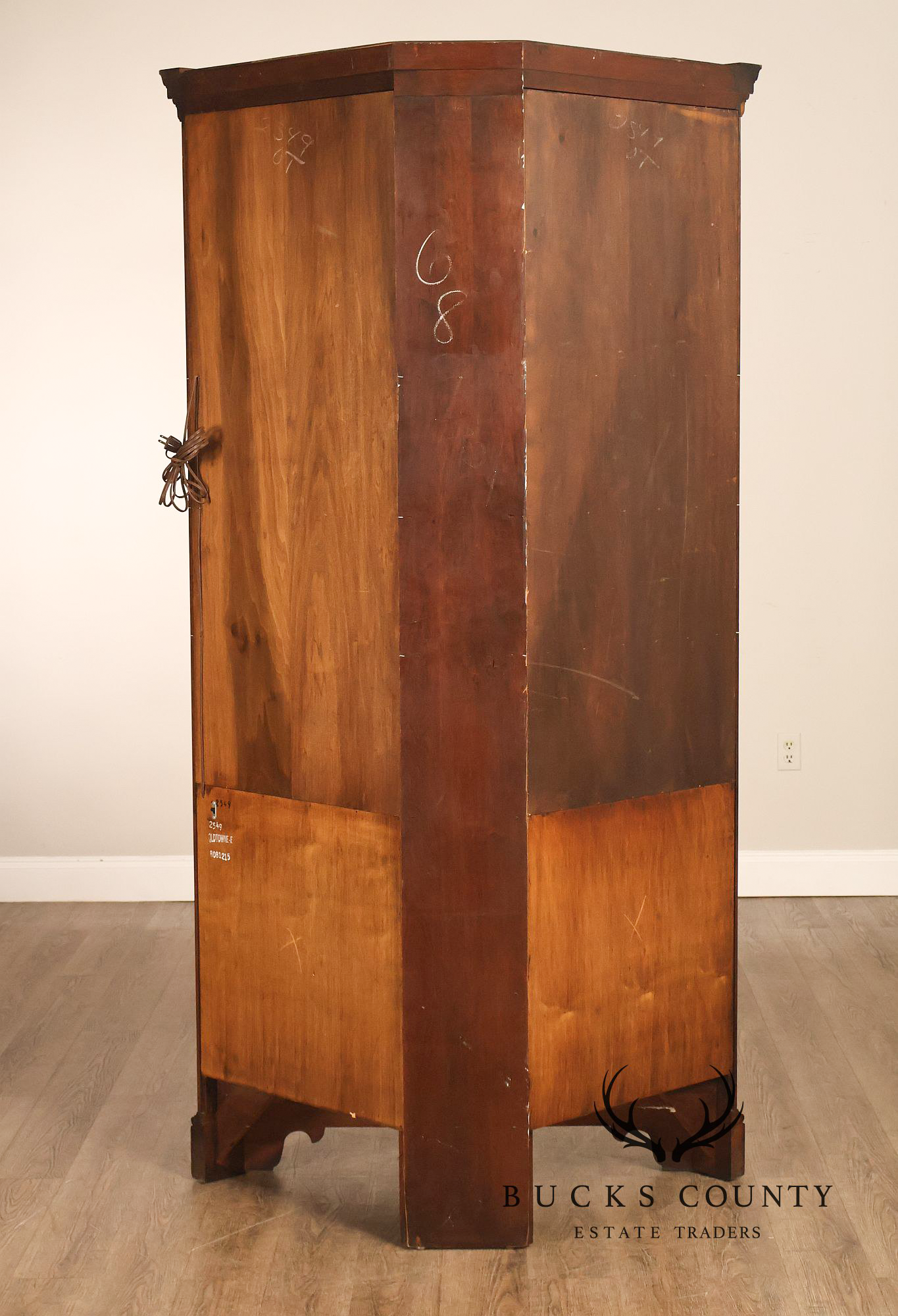Statton Georgian Style Old Towne Cherry Corner Cabinet