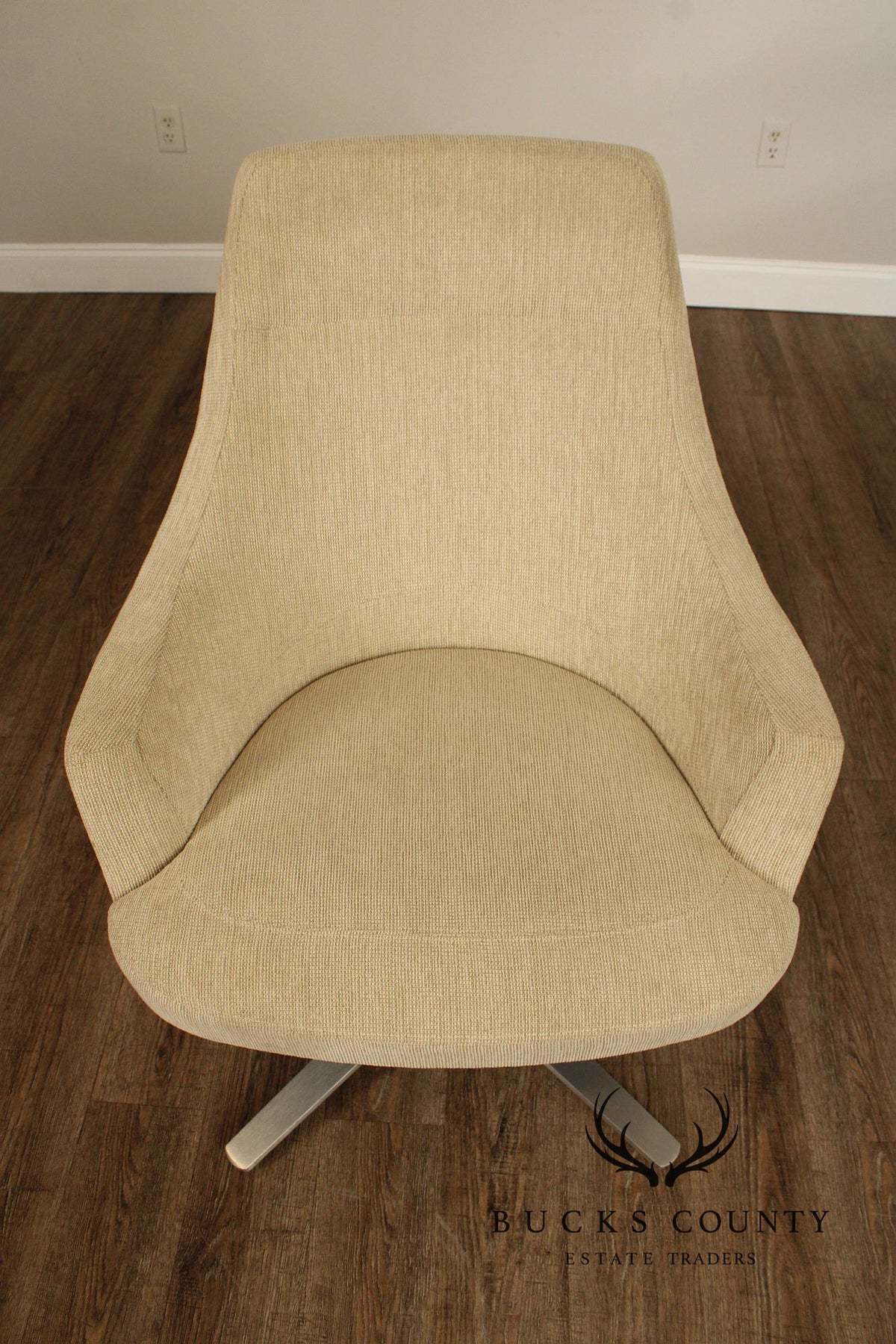 Cumberland Furniture Co. Mid Century Modern Style Pair of Lounge Chairs