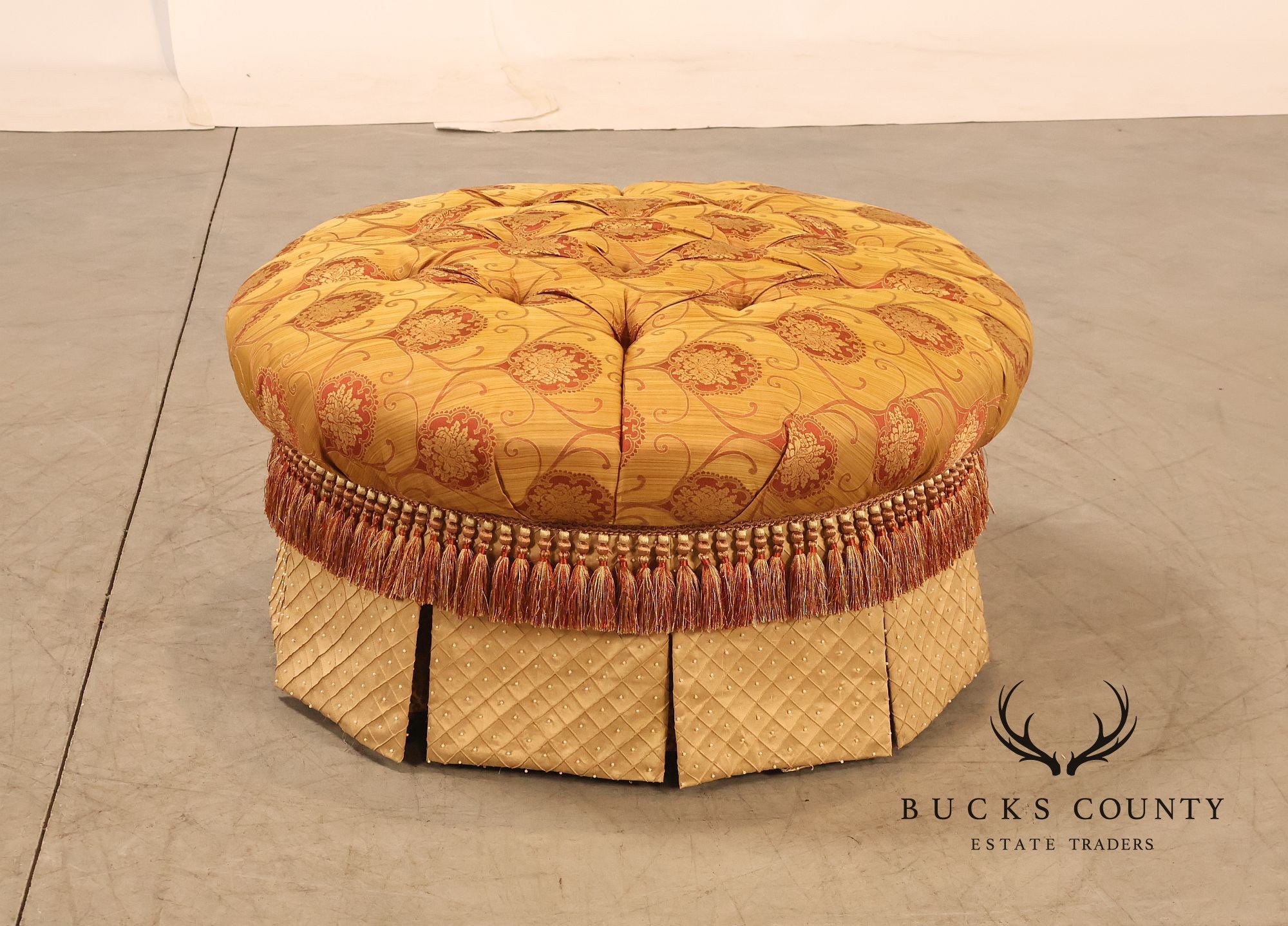 Key City Furniture Tufted Round Upholstered Ottoman With Fringe Skirt