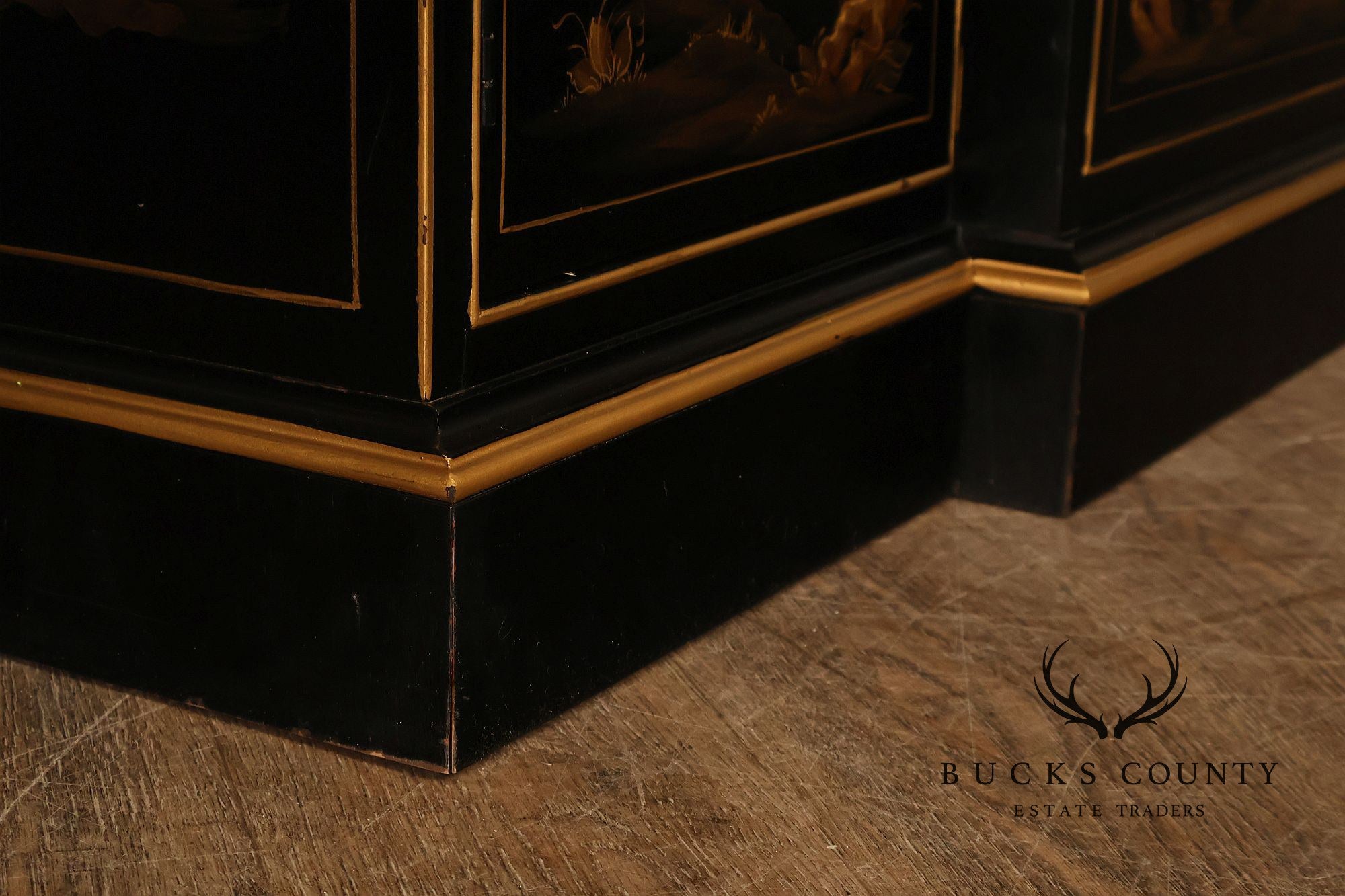 Hickory American Masterpiece Collection Vintage Chinoiserie China Cabinet