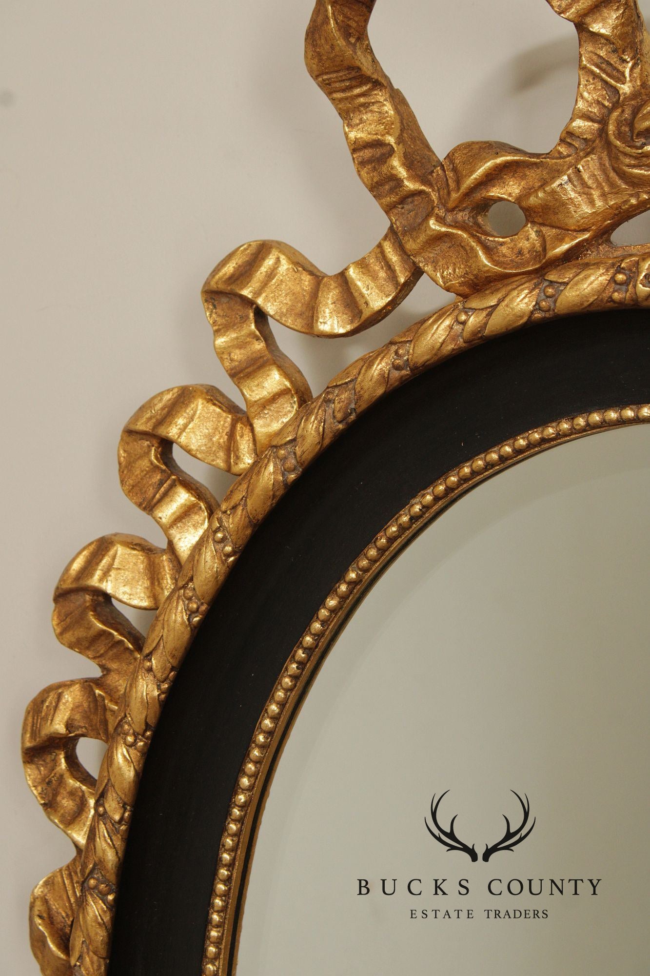 Friedman Brothers 'The Leonia' Giltwood Oval Wall Mirror