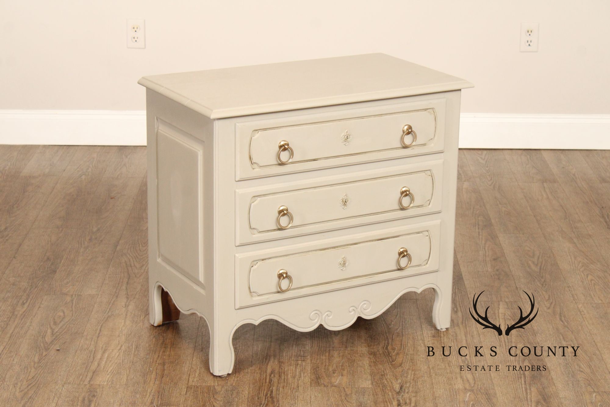 Ethan Allen 'Legacy' Pair of Painted Bedside Chests Nightstands