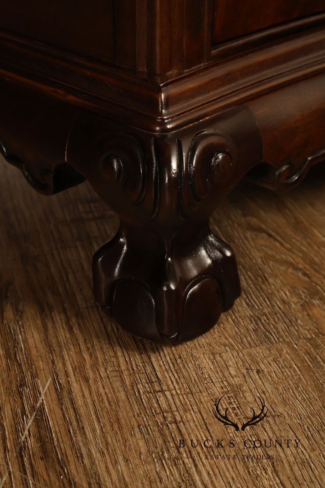 Drexel Heritage Heirlooms Collection Pair of Mahogany Bedside Chests Nightstands