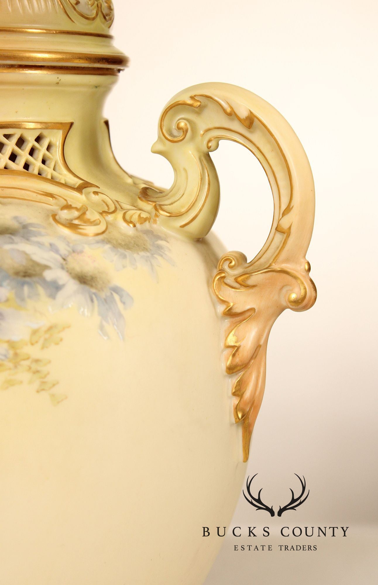 Royal Worcester Porcelain Potpourri Jar Table Lamp