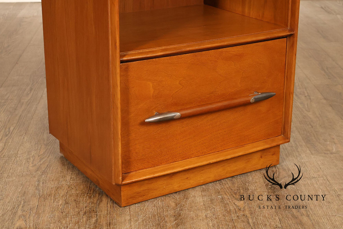 Widdicomb Mid Century Modern Pair of Walnut Nightstands