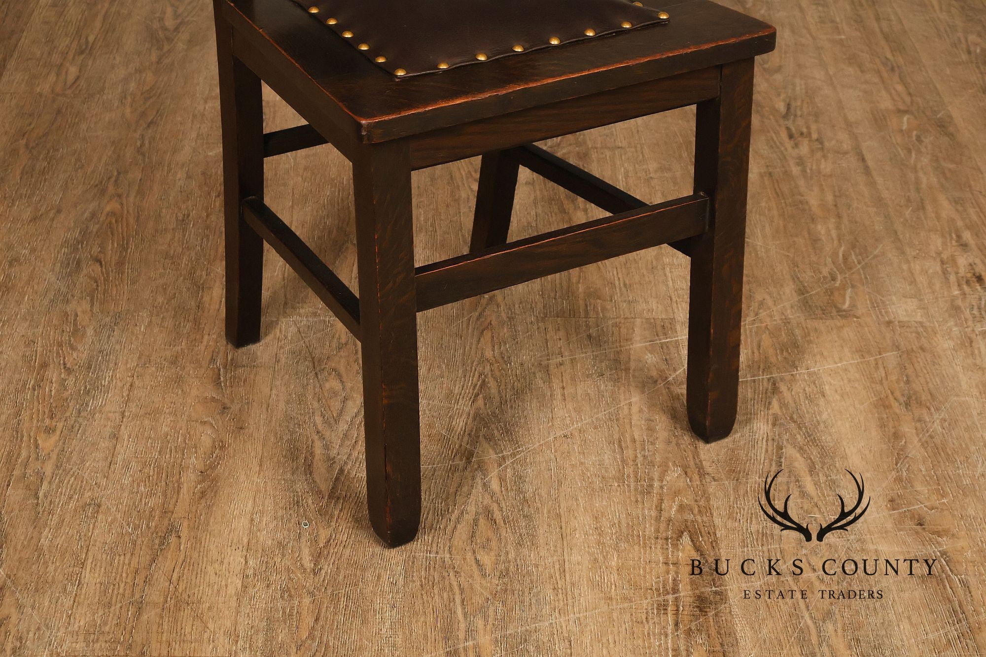 Mission Style Antique Oak Rabbit Ear Side Chair With Leather Seat
