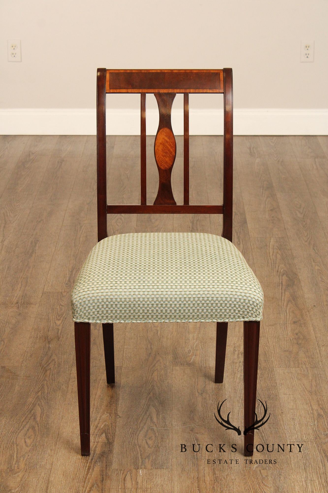 1940s Federal Style Set of Eight Mahogany Dining Chairs