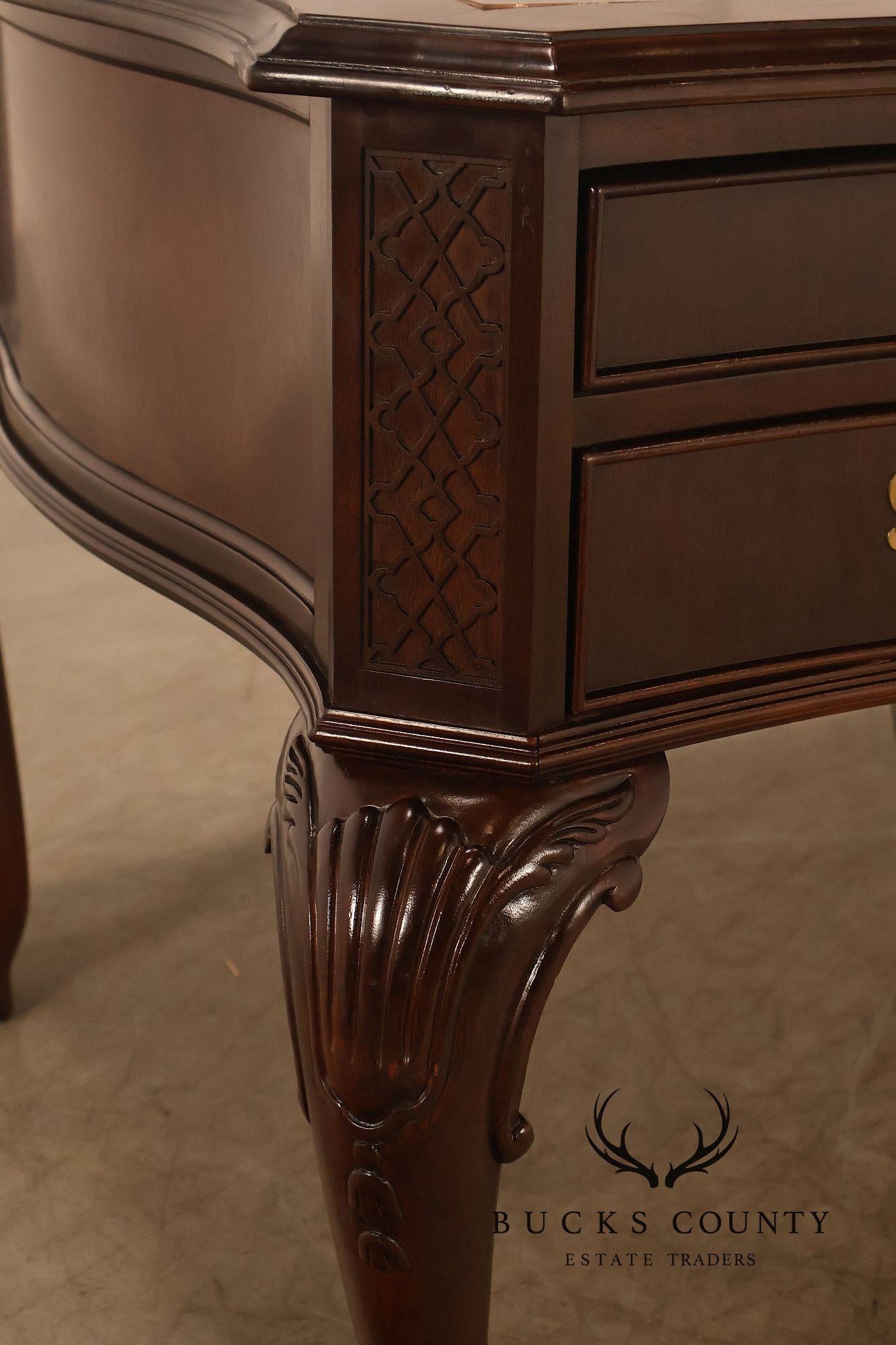 Sligh Georgian Style Vintage Mahogany Leather Top Executive Desk