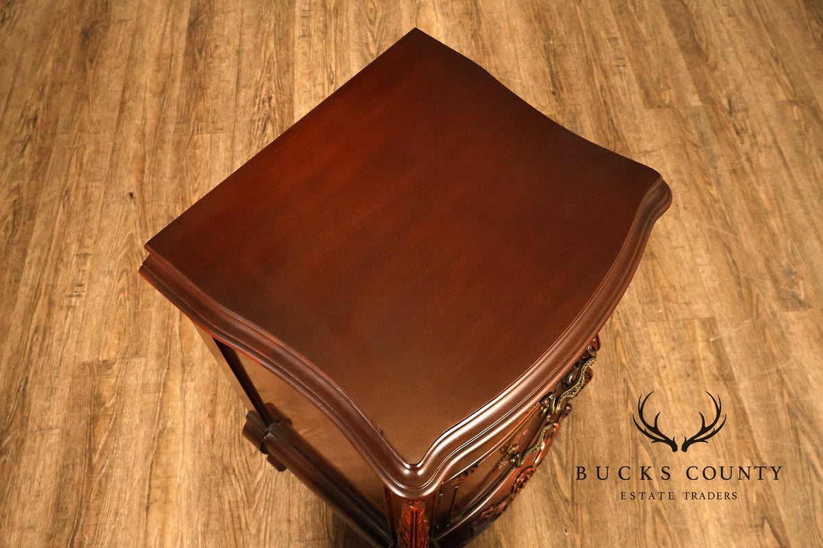 1940s Vintage Pair of Mahogany Nightstands