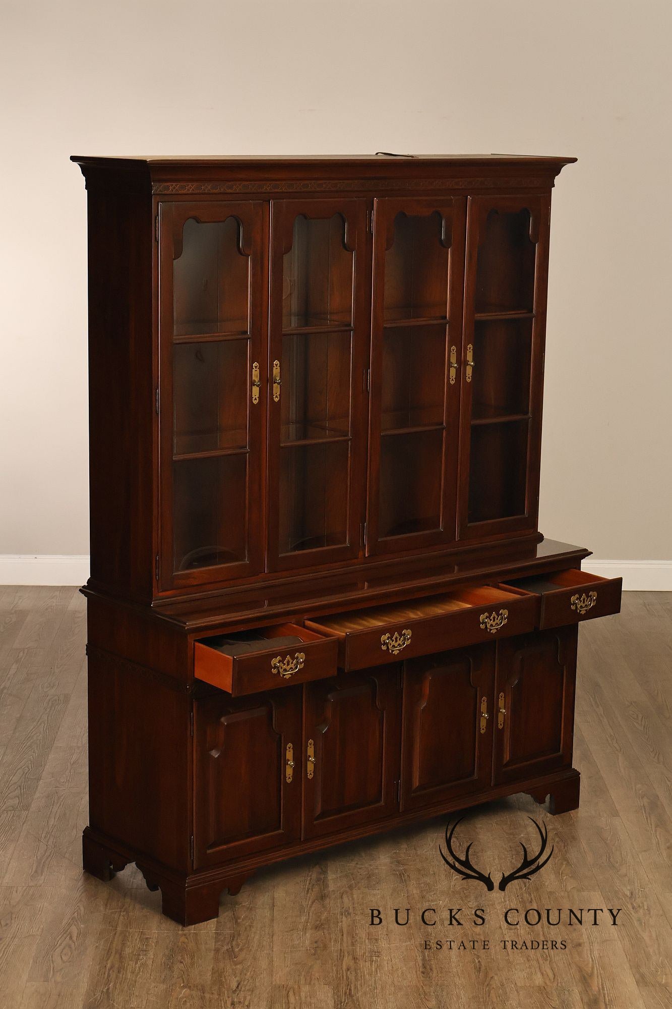 Ethan Allen 'Georgian Court' Cherry China Cabinet