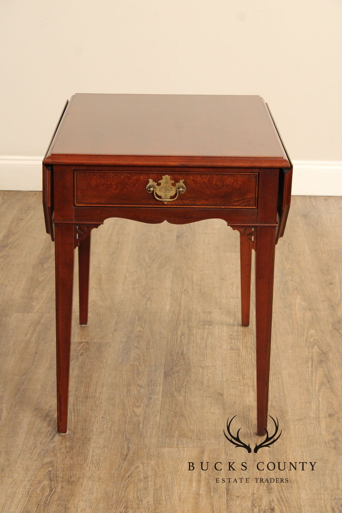 Hekman Traditional Cherry Drop Leaf Pembroke End Table