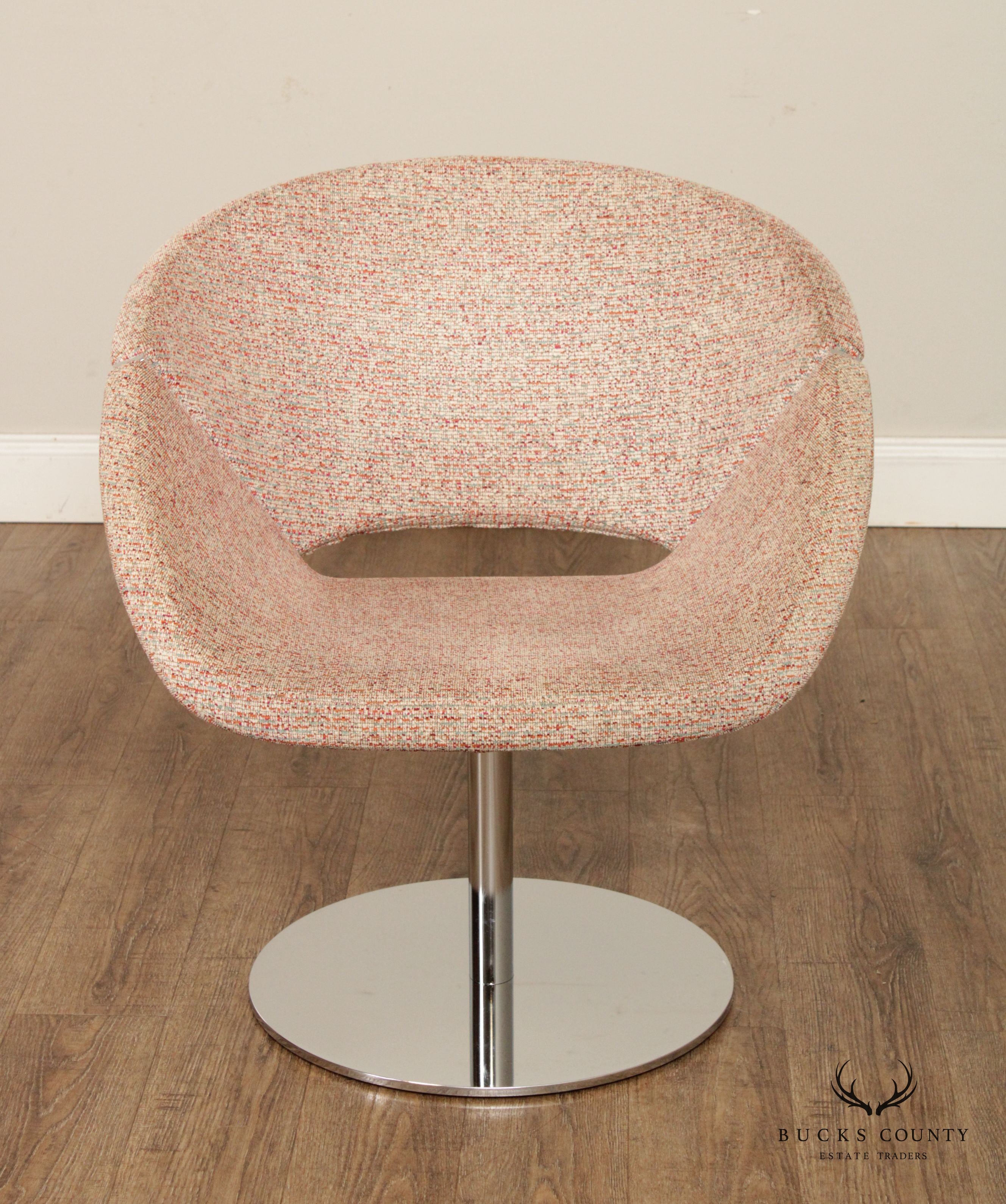 Davis Mid Century Modern Style Pair of 'Lipse Too' Swivel Lounge Chairs