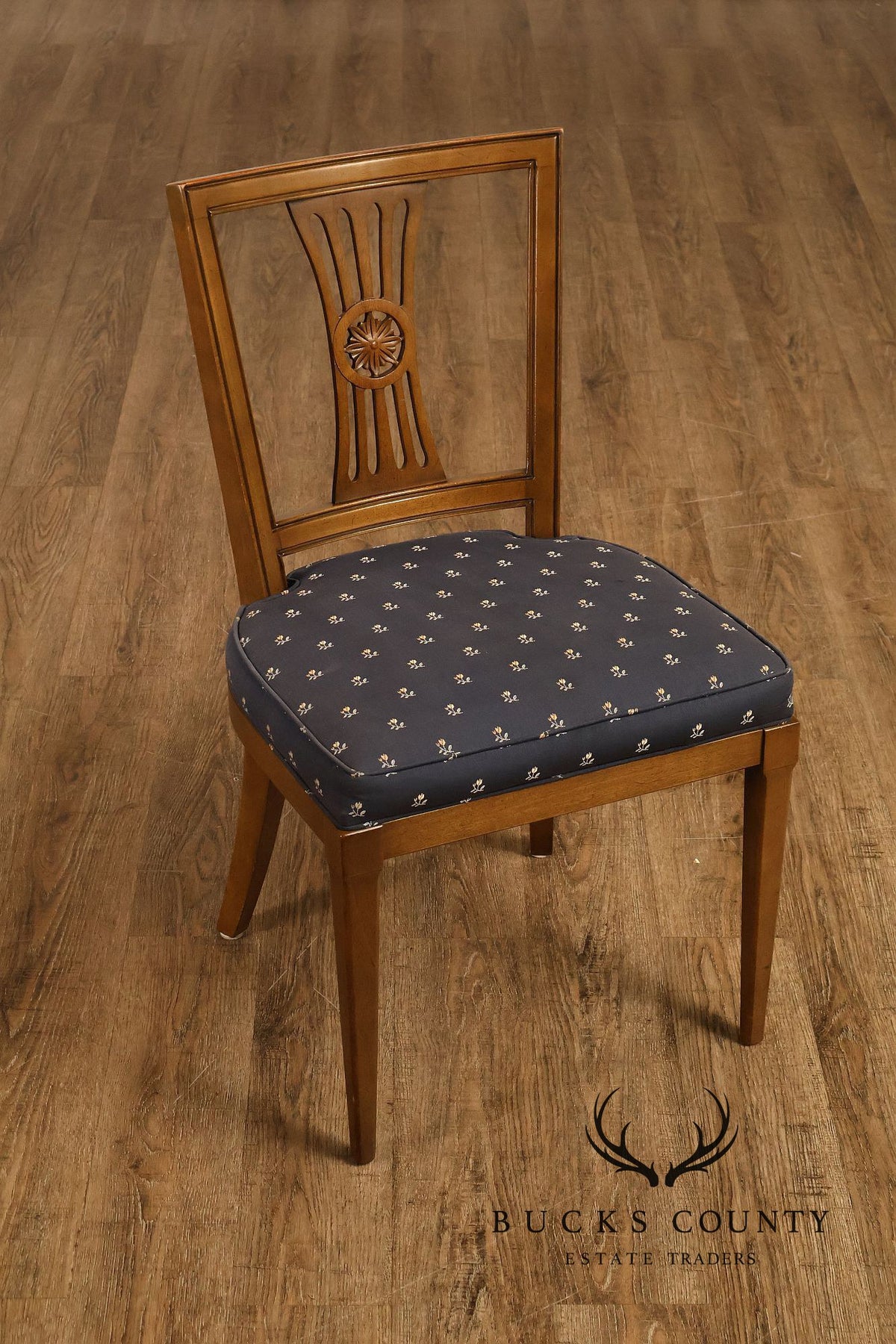 Henredon Gustavian Style Walnut Set Of 6 Dining Chairs With Rosette Backs