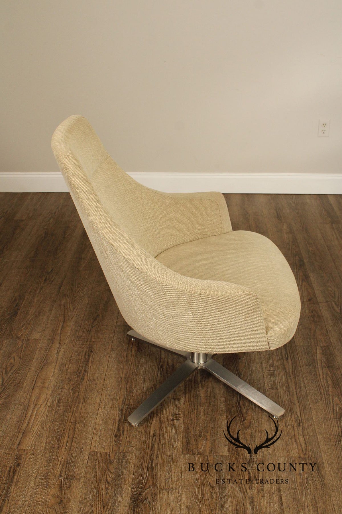 Cumberland Furniture Co. Mid Century Modern Style Pair of Lounge Chairs